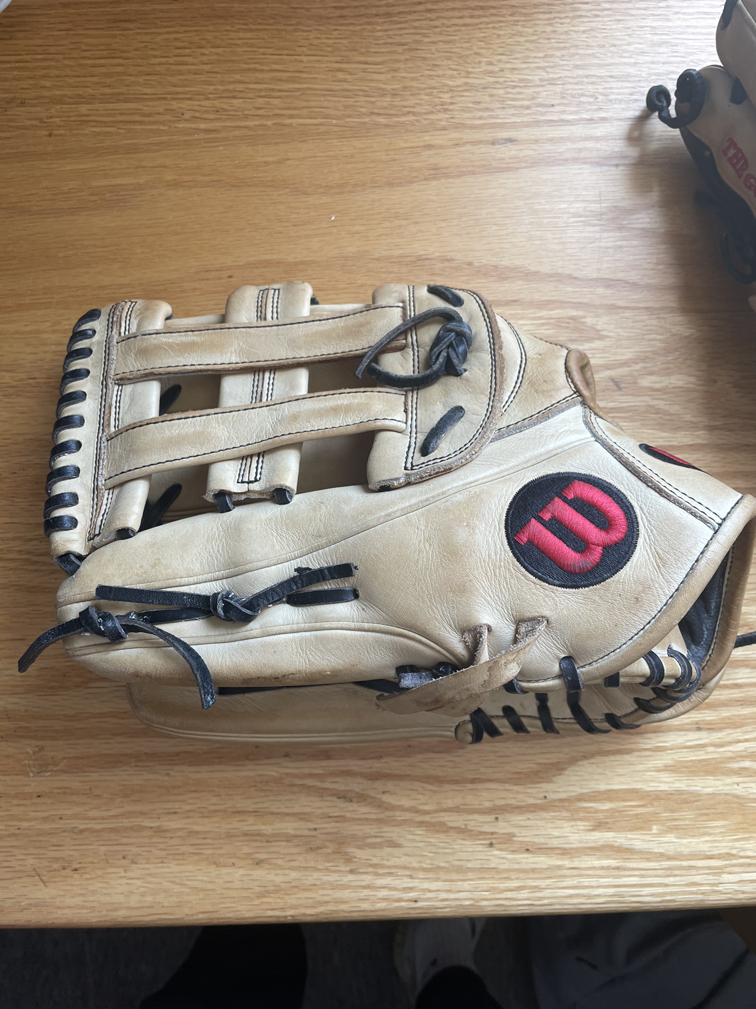 Used Left Hand Throw 12.75" A2000 1799 Baseball Glove SidelineSwap