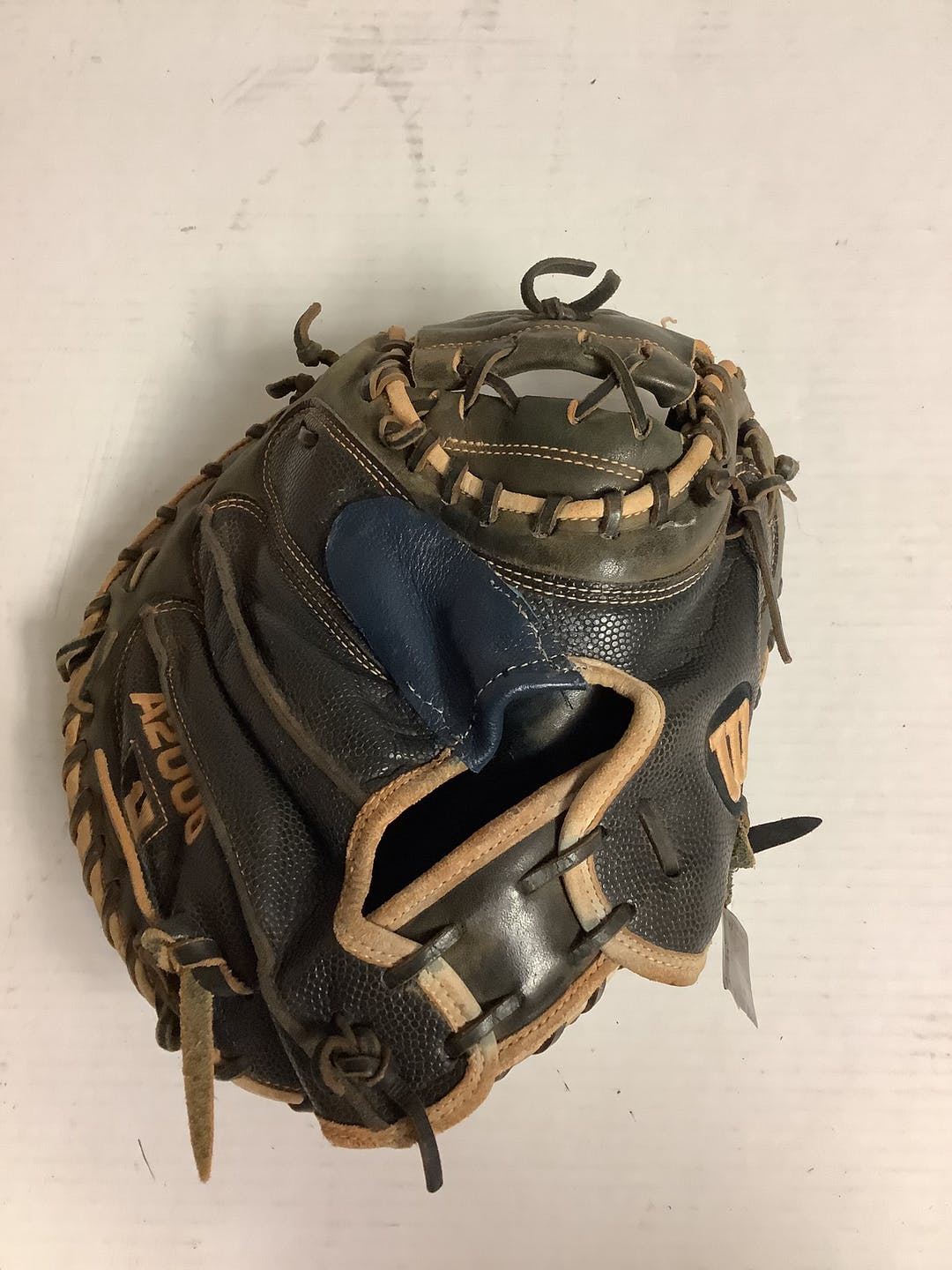 Used Wilson A2000 Catchers Mitt 33" Catchers Gloves SidelineSwap