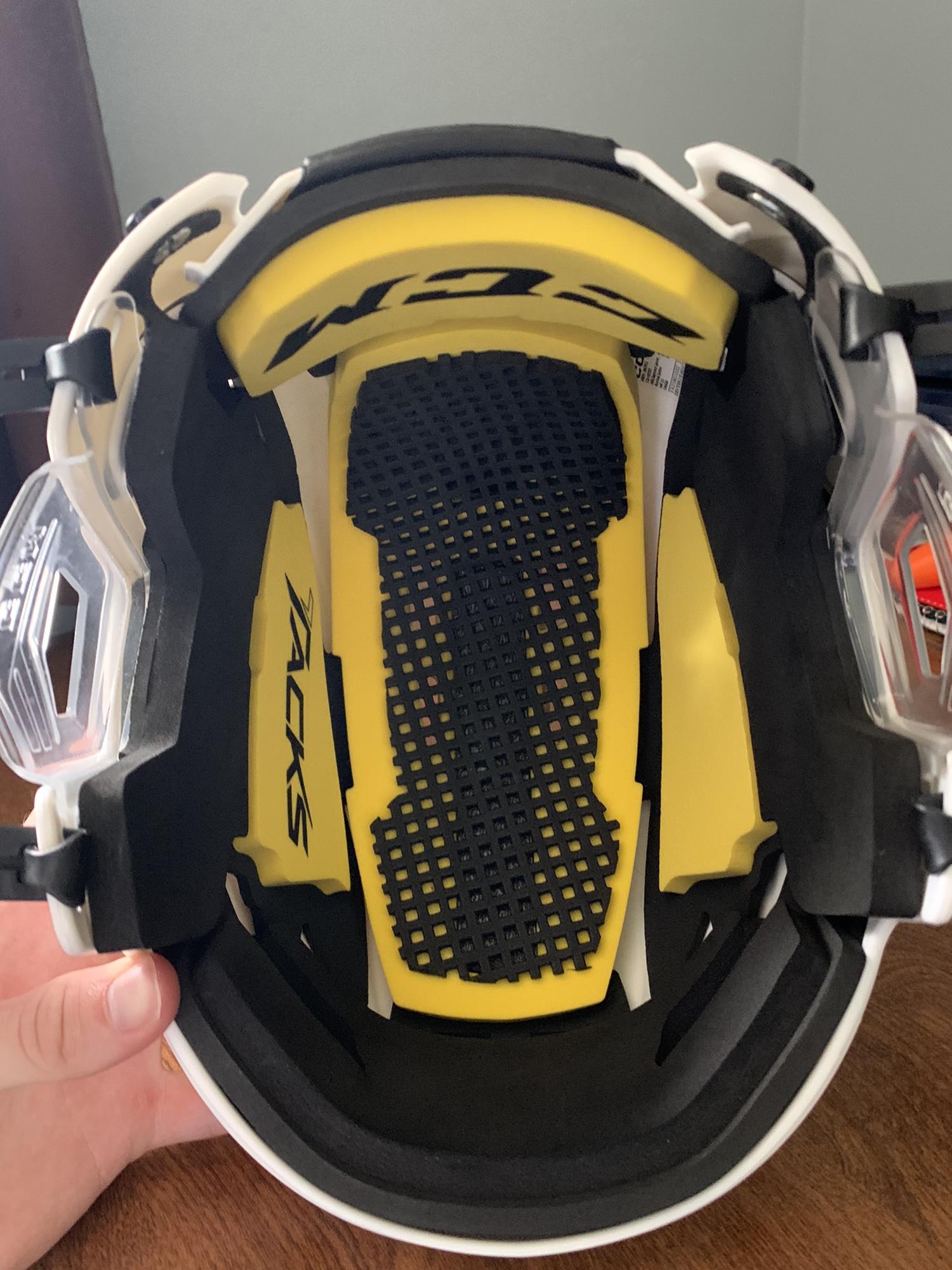 New Medium CCM Tacks 210 Helmet SidelineSwap