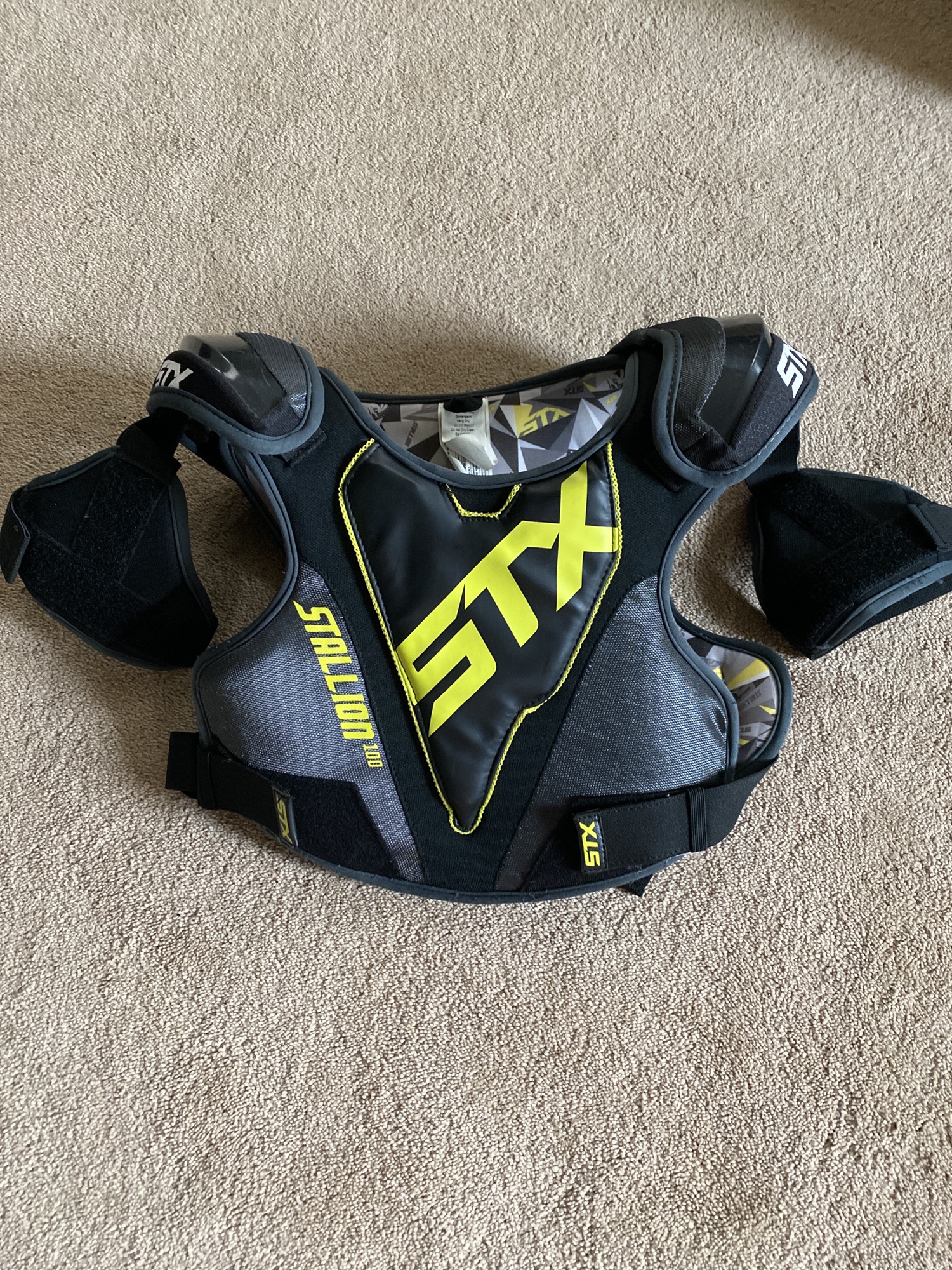 STX Stallion 100 Lacrosse Shoulder & Chest Pad SidelineSwap