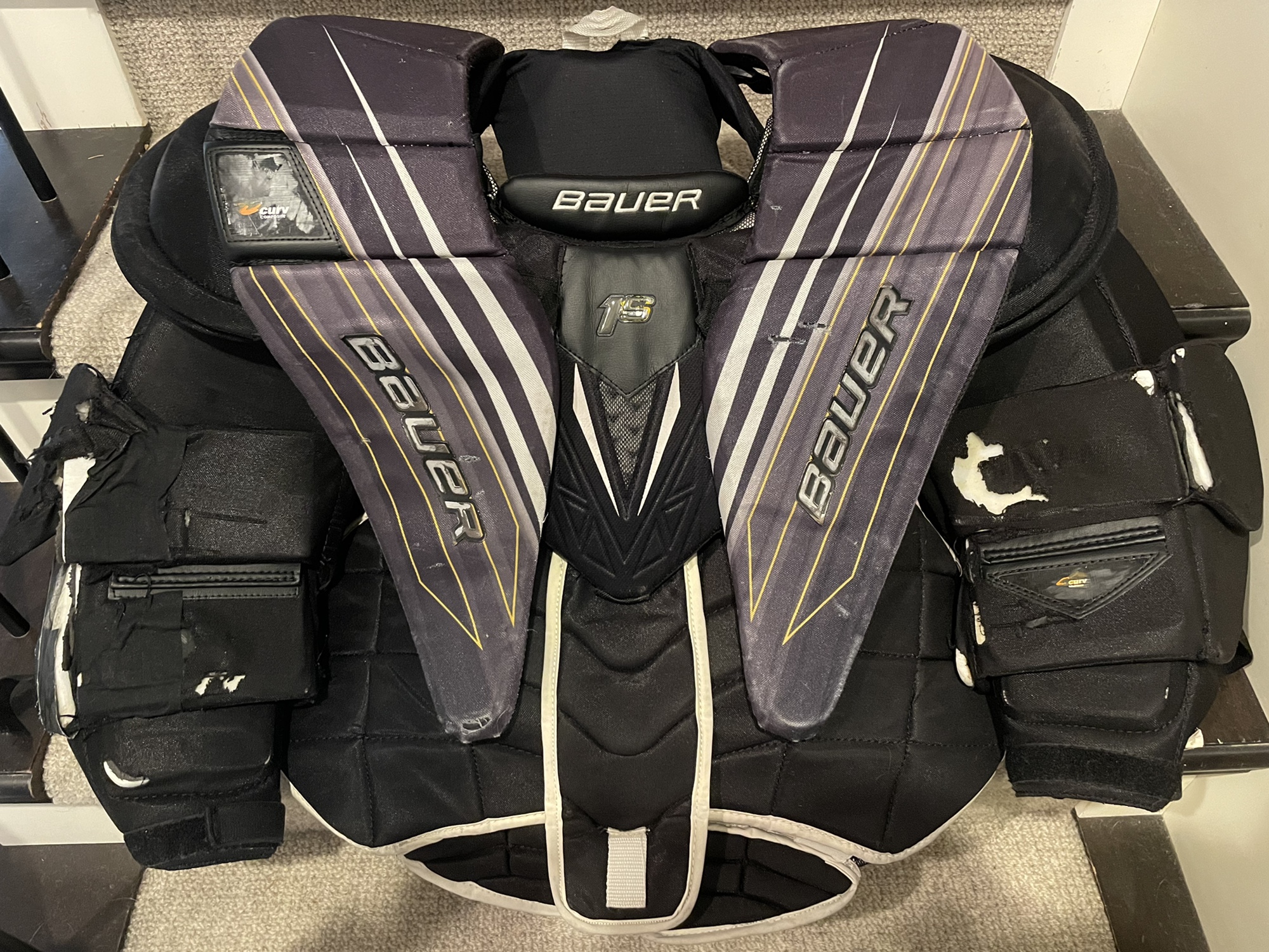Used Large Bauer Supreme 1S Goalie Chest Protector SidelineSwap