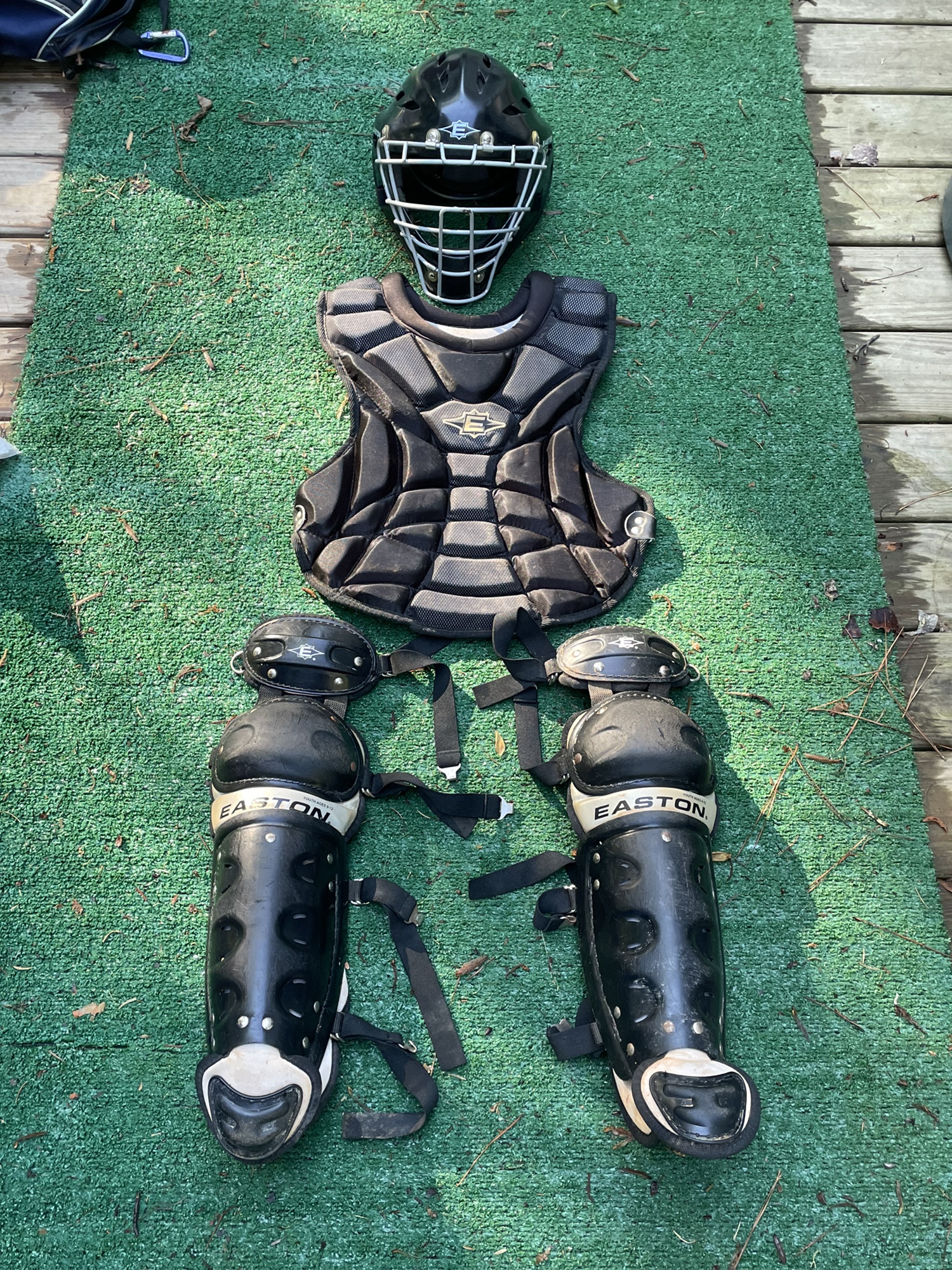 Used Youth Catcher Gear SidelineSwap