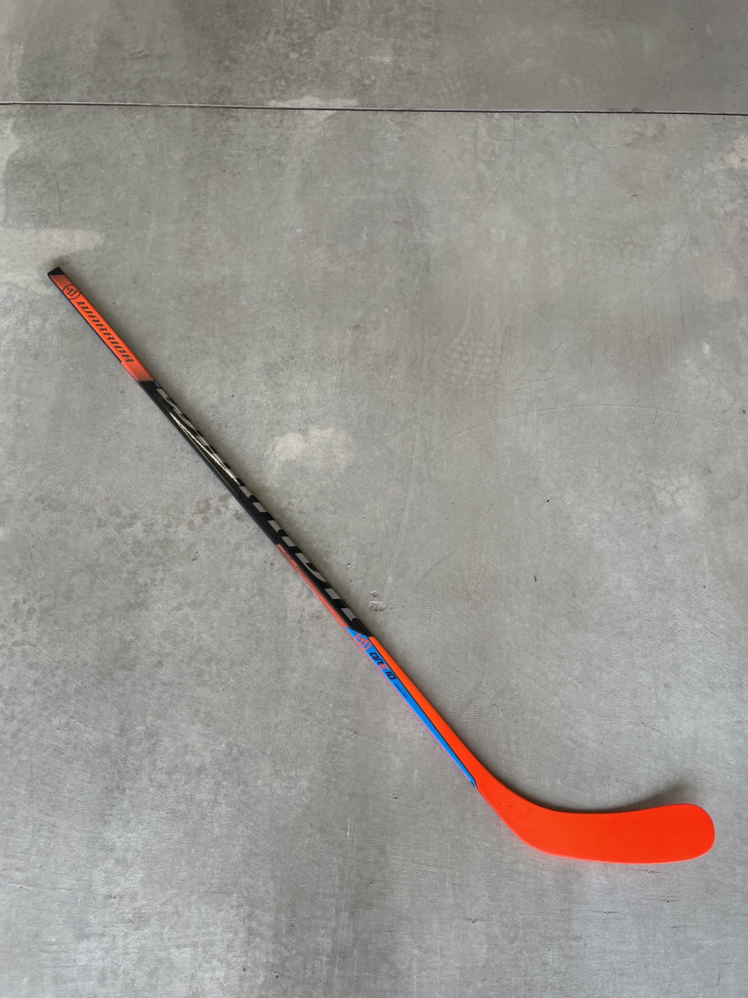 Youth Left Hand 30 Flex W03 Covert QRE10 Hockey Stick SidelineSwap