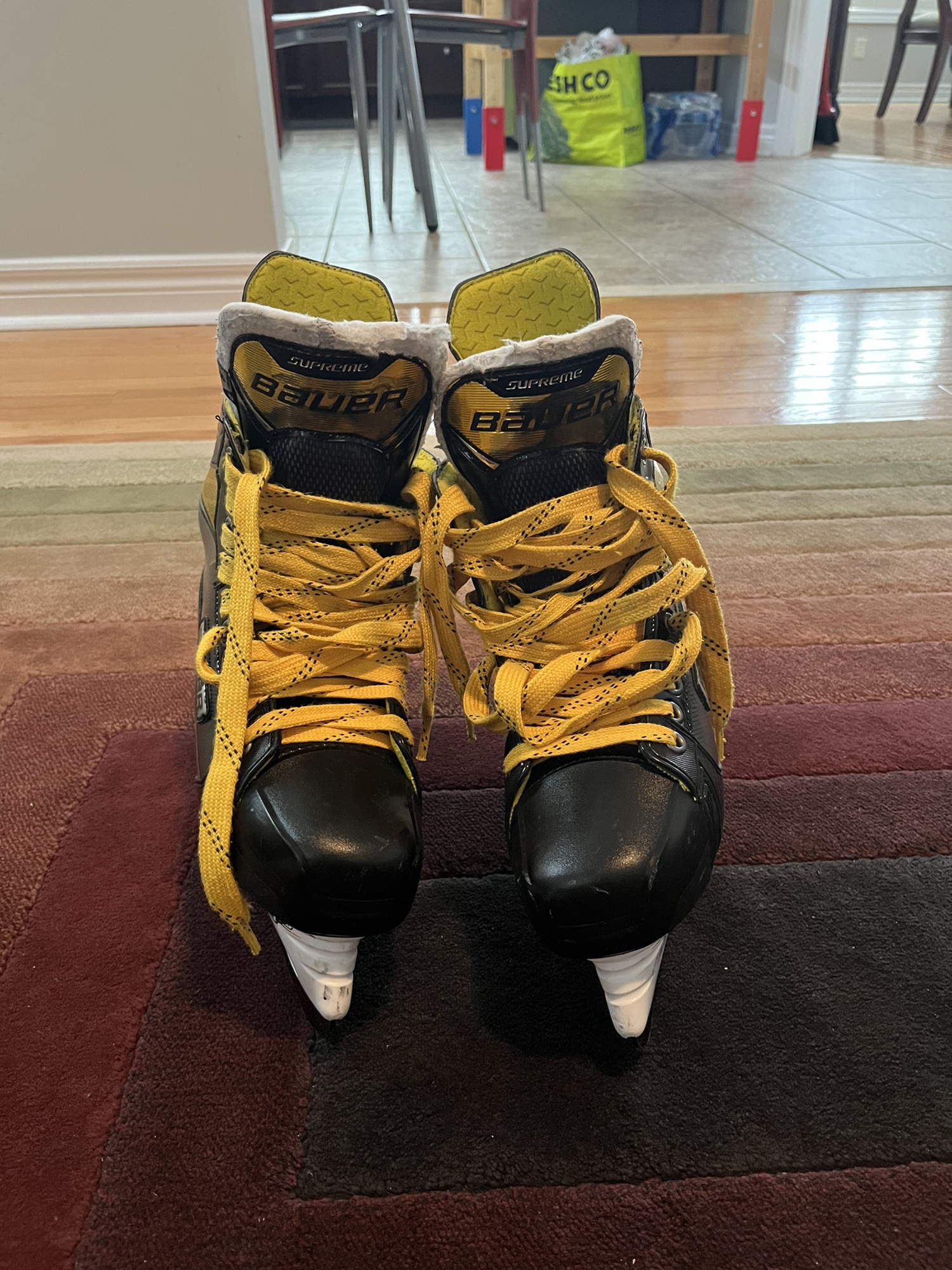 Used Bauer Regular Width Size 8 Supreme S37 Hockey Skates SidelineSwap