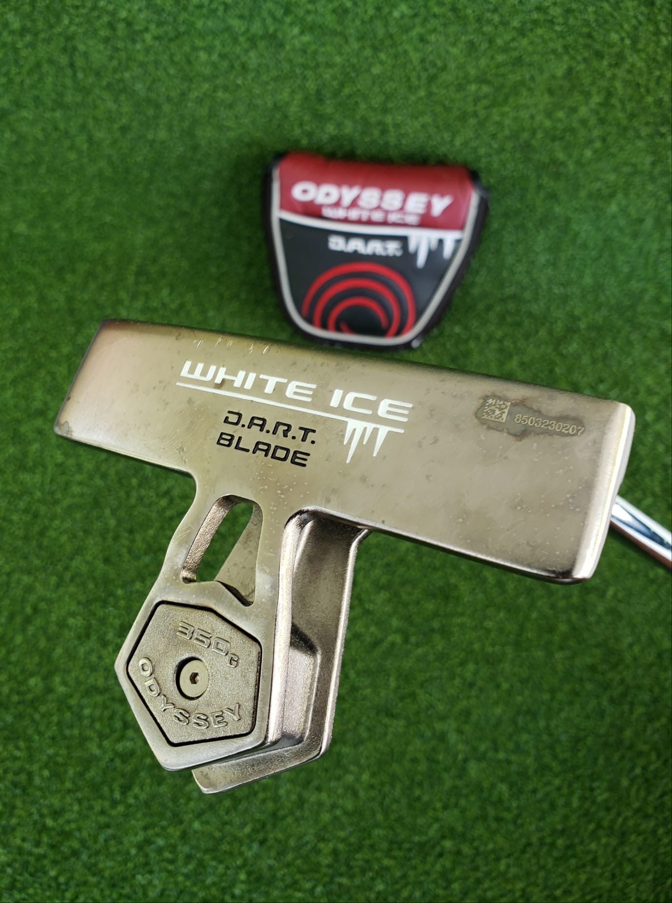 Odyssey White Ice DART Blade Putter, RH+HC, 34" Stock Steel Shaft