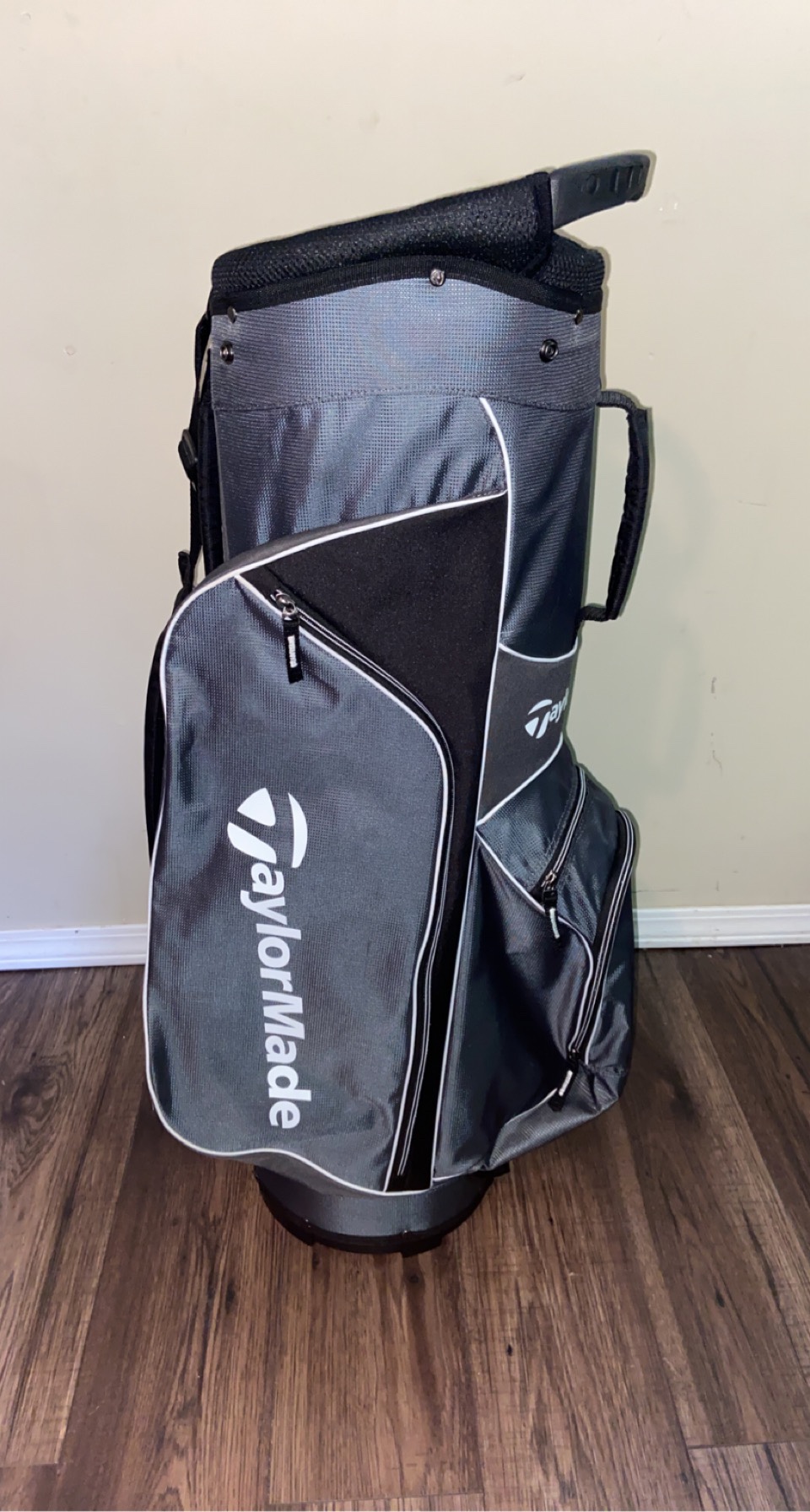 NEW TaylorMade 5.0 Golf Bag SidelineSwap
