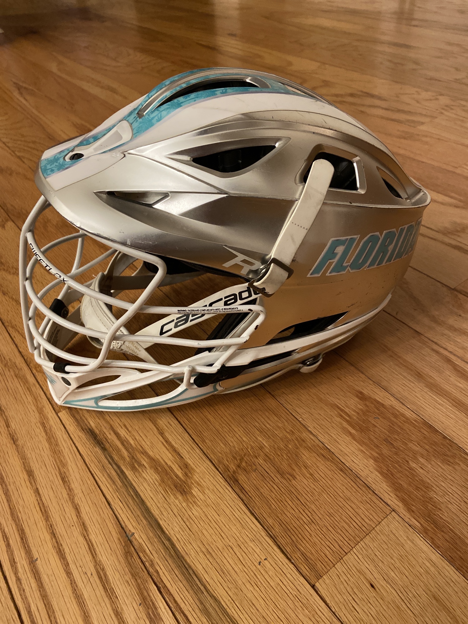 Player's Cascade R Helmet SidelineSwap