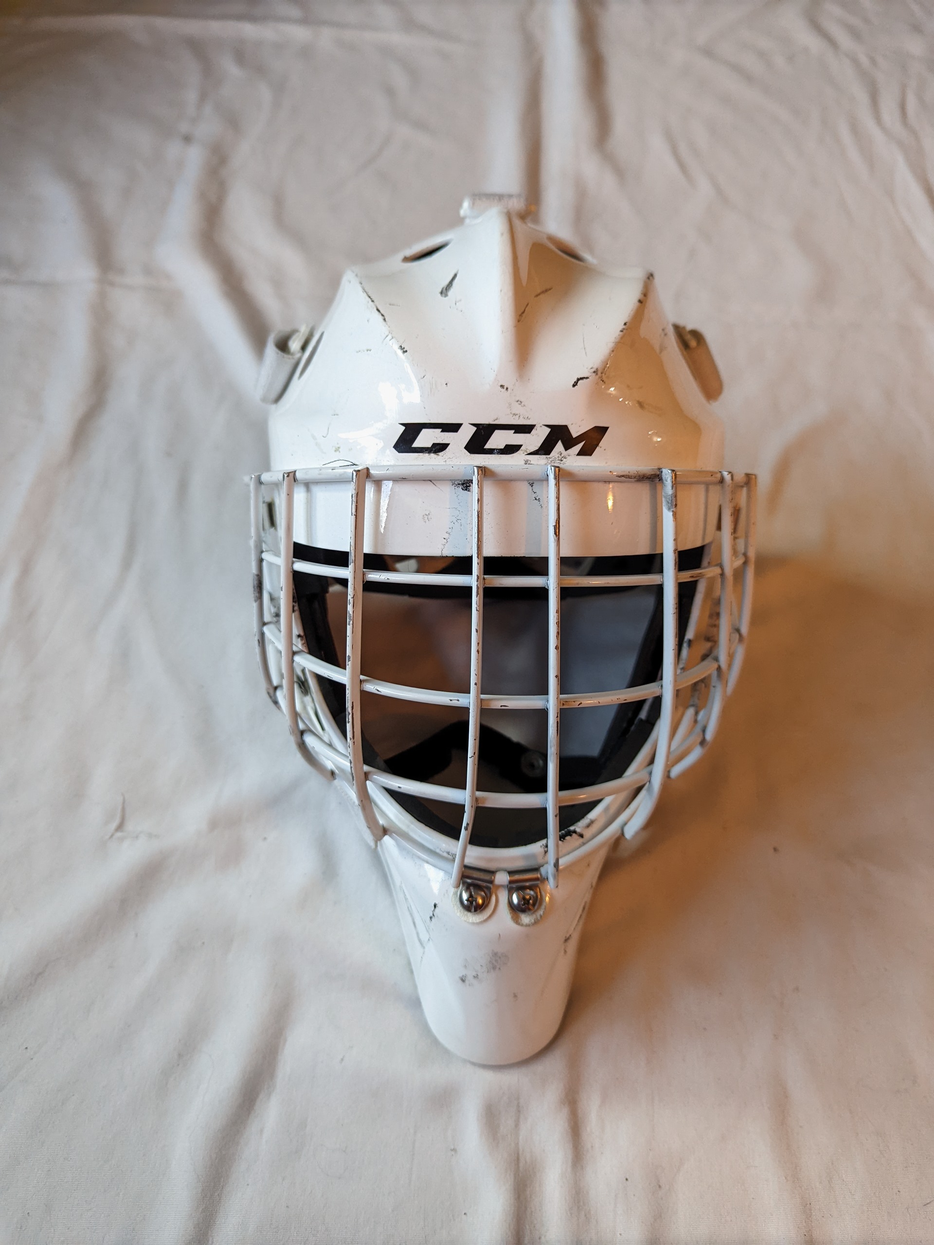 CCM 9000 hockey goalie helmet md SidelineSwap
