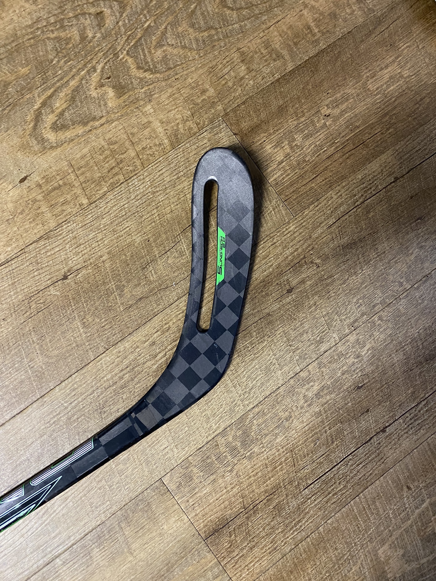 Intermediate Left Hand P28 ADV SLING Hockey Stick SidelineSwap