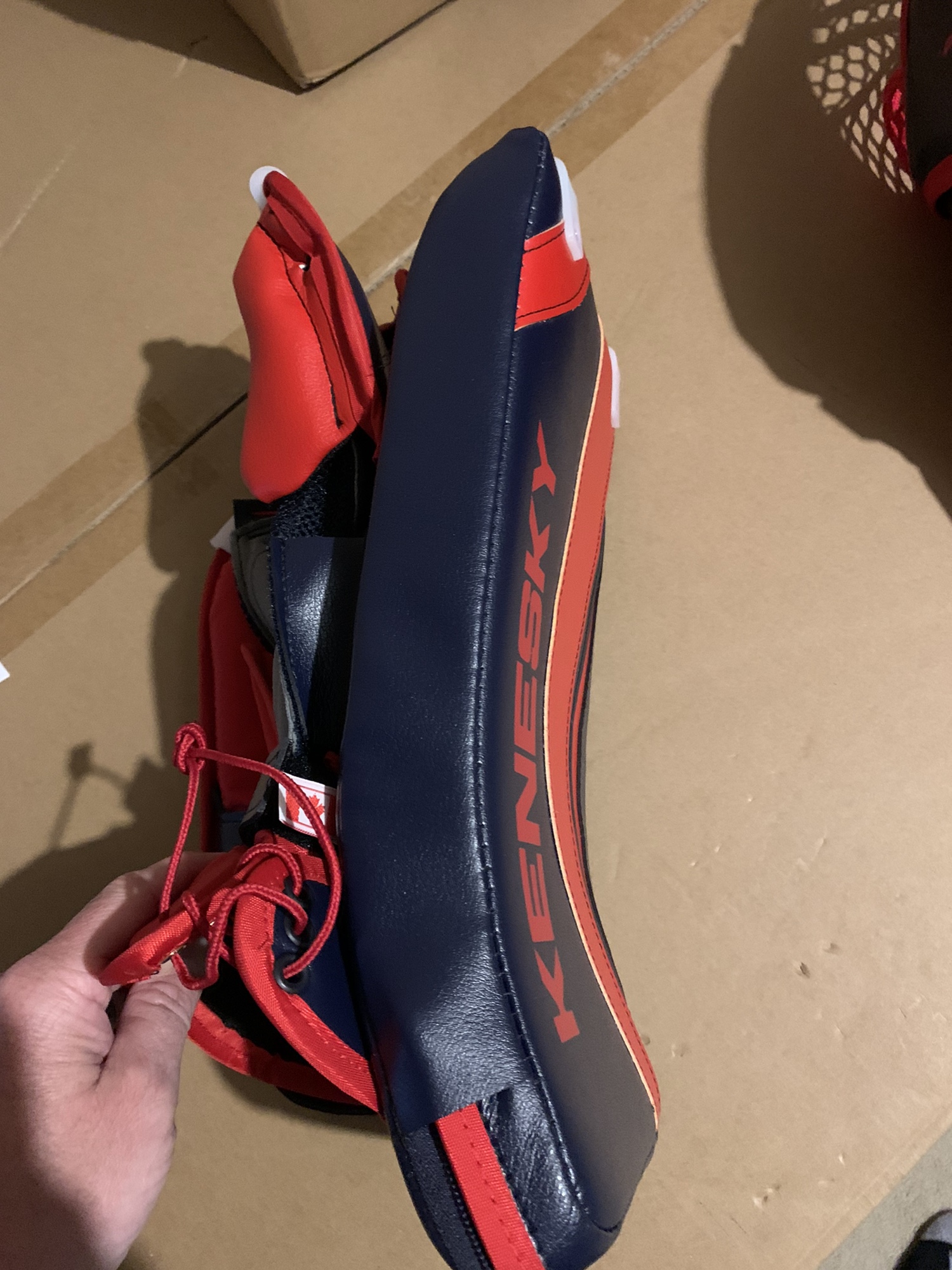 Custom Kenesky Ball Hockey Sr. Blocker/Trapper ComboFull RightNew SidelineSwap