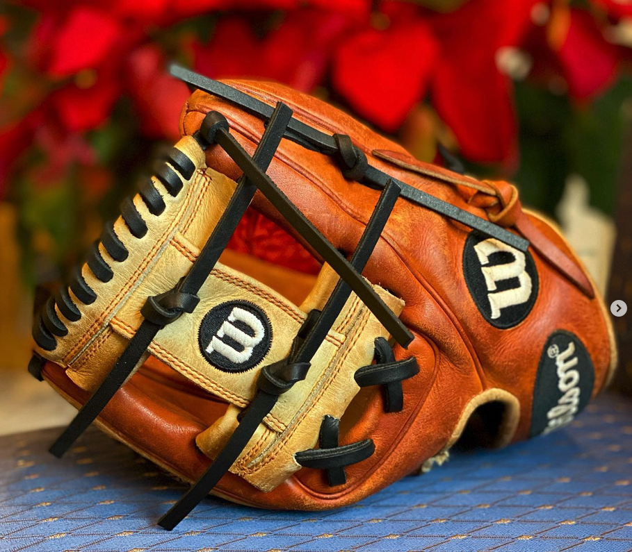 COMPLETEY RELACED/ RECONDITIONED Wilson A2K SC1786 11.5" INFIELD