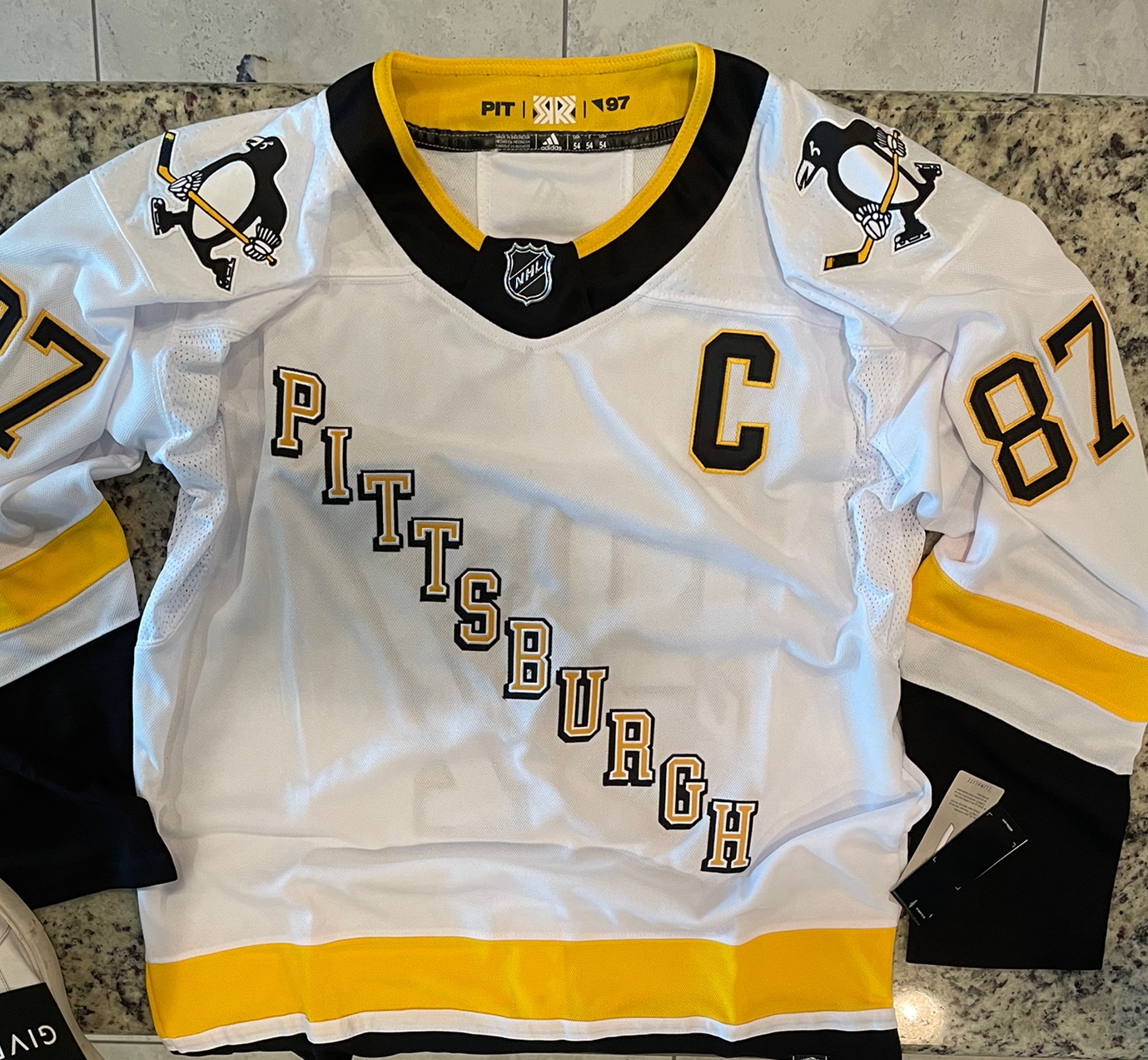 penguins reverse retro jersey crosby