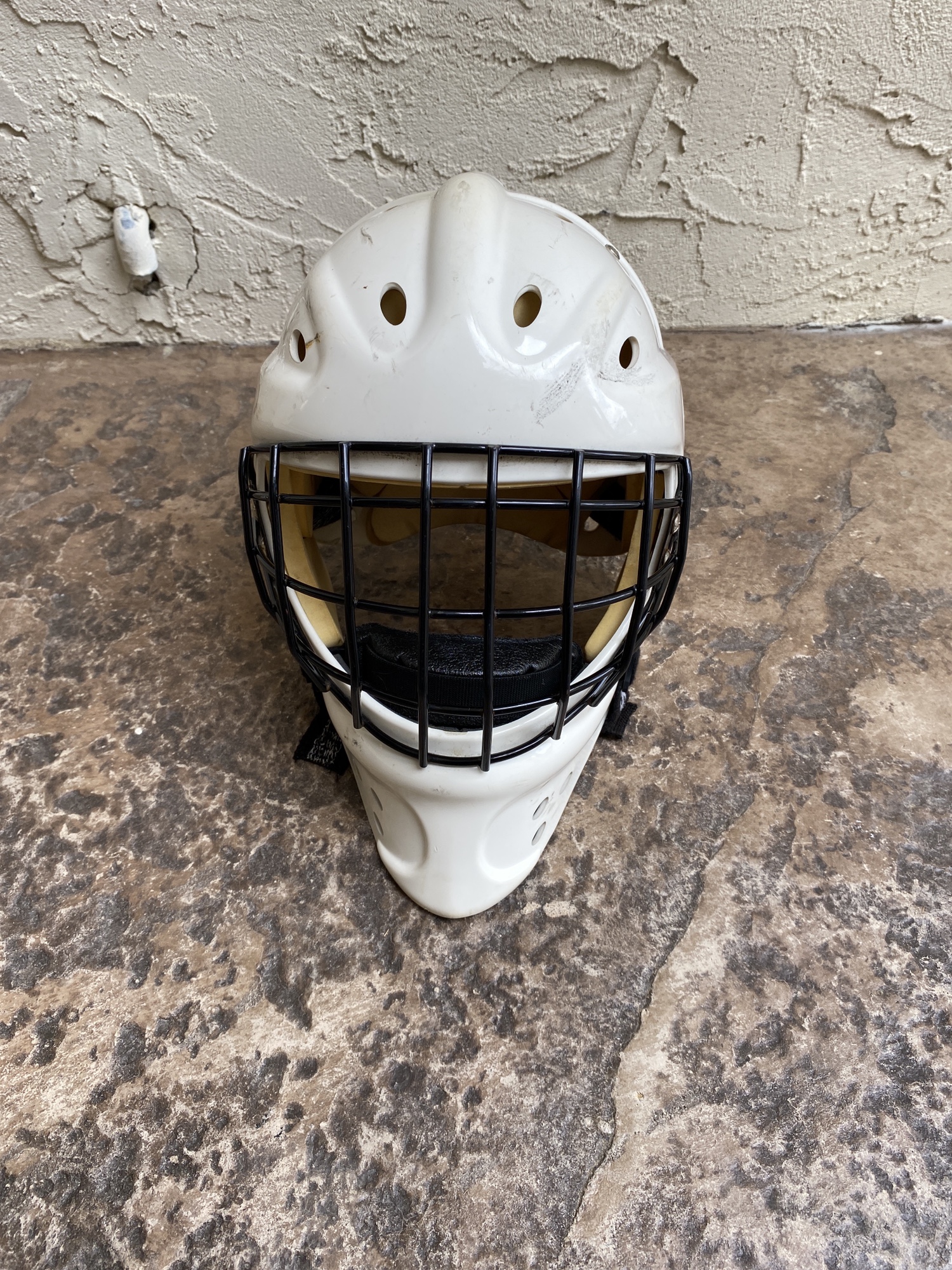 Itech hockey goalie helmet SidelineSwap