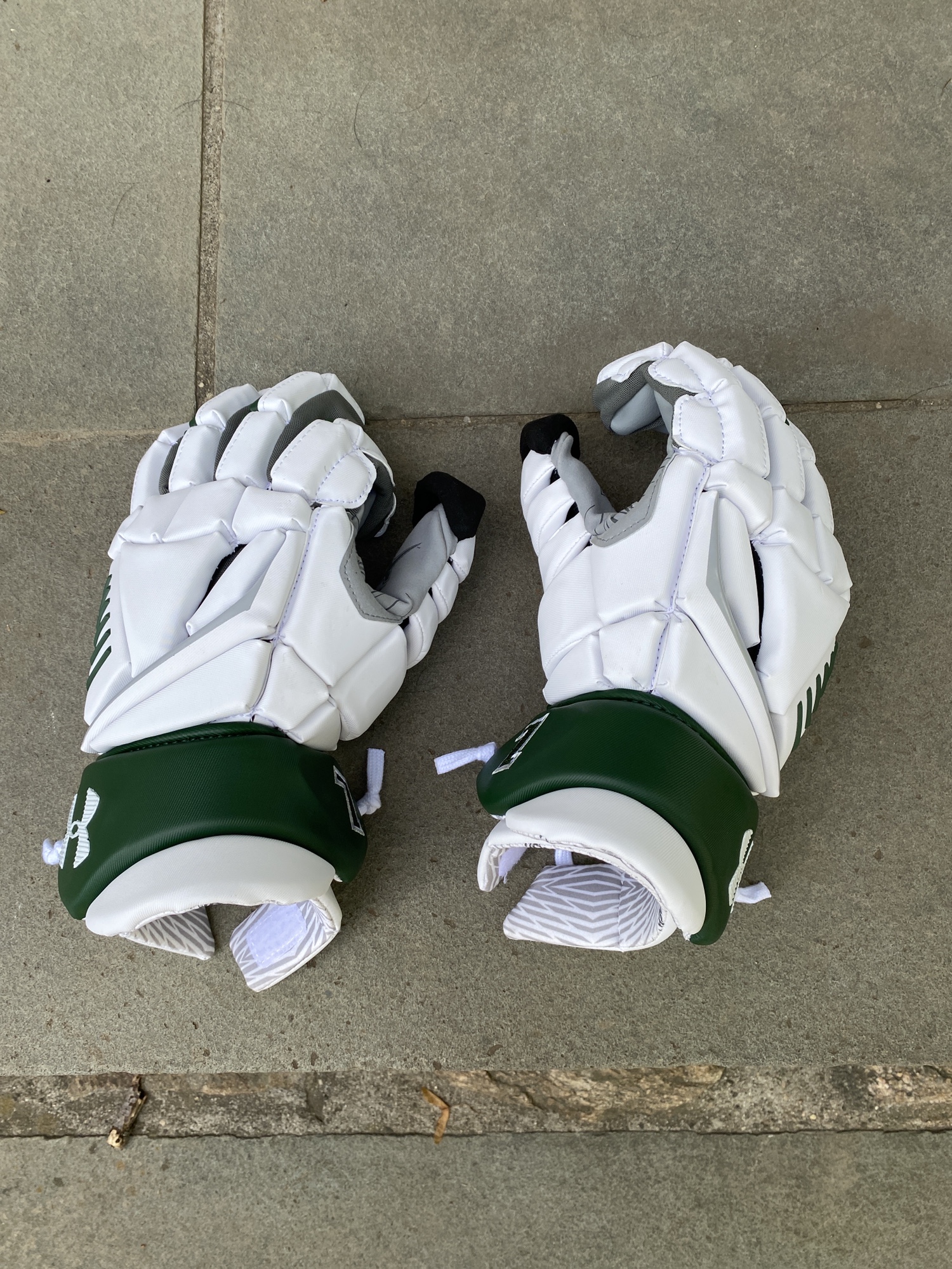 Loyola Team Issued Under Armour 13" Engage 2 Lacrosse Goalie Gloves SidelineSwap