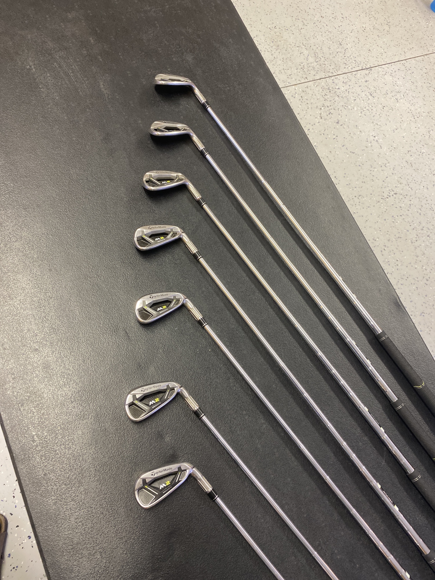 Men's Right Handed Regular Flex Steel Shaft M2 Iron Set SidelineSwap