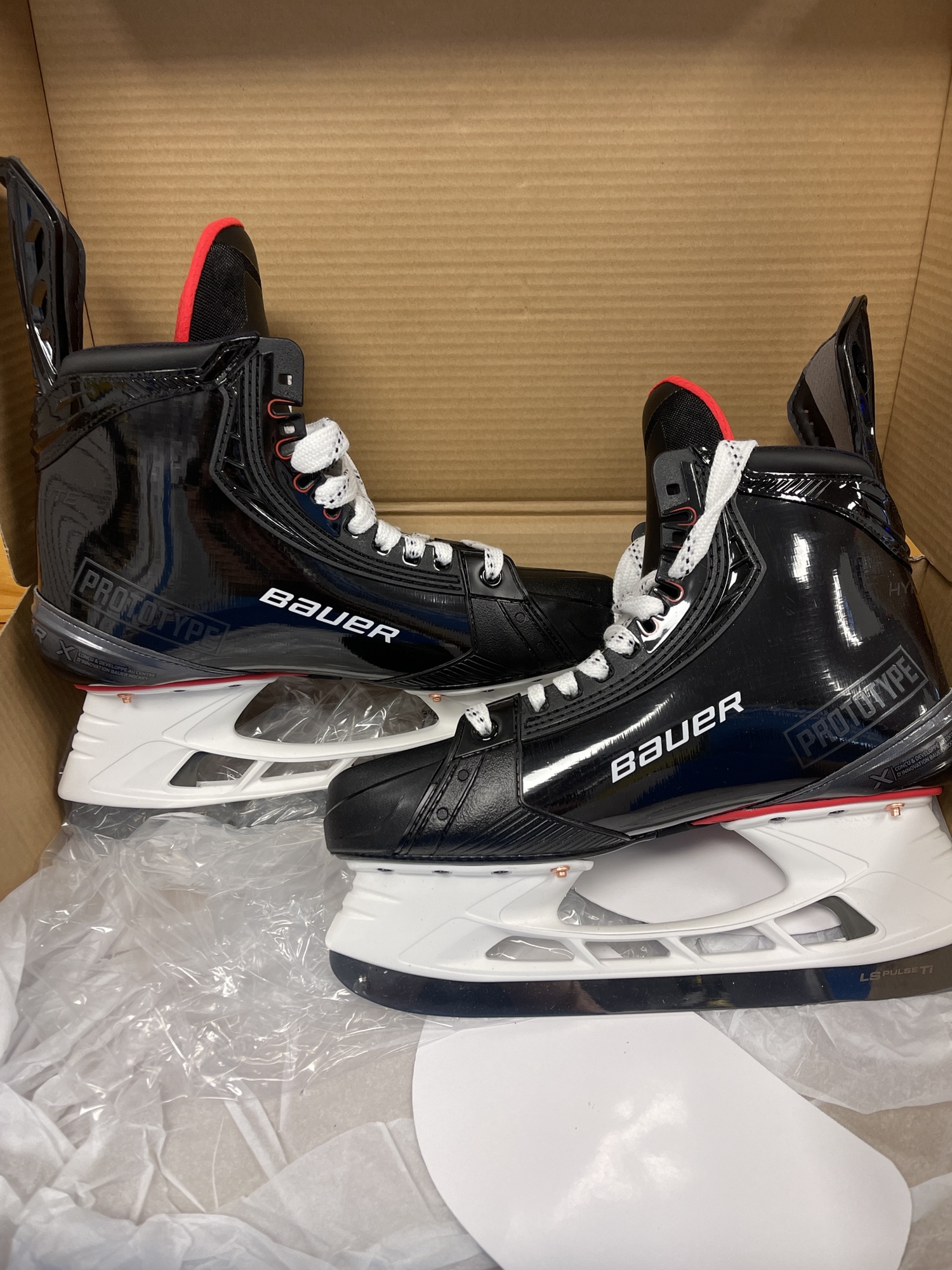 New Senior Bauer Pro Stock Size 11 Prototype Vapor Hyperlite Hockey Skates SidelineSwap
