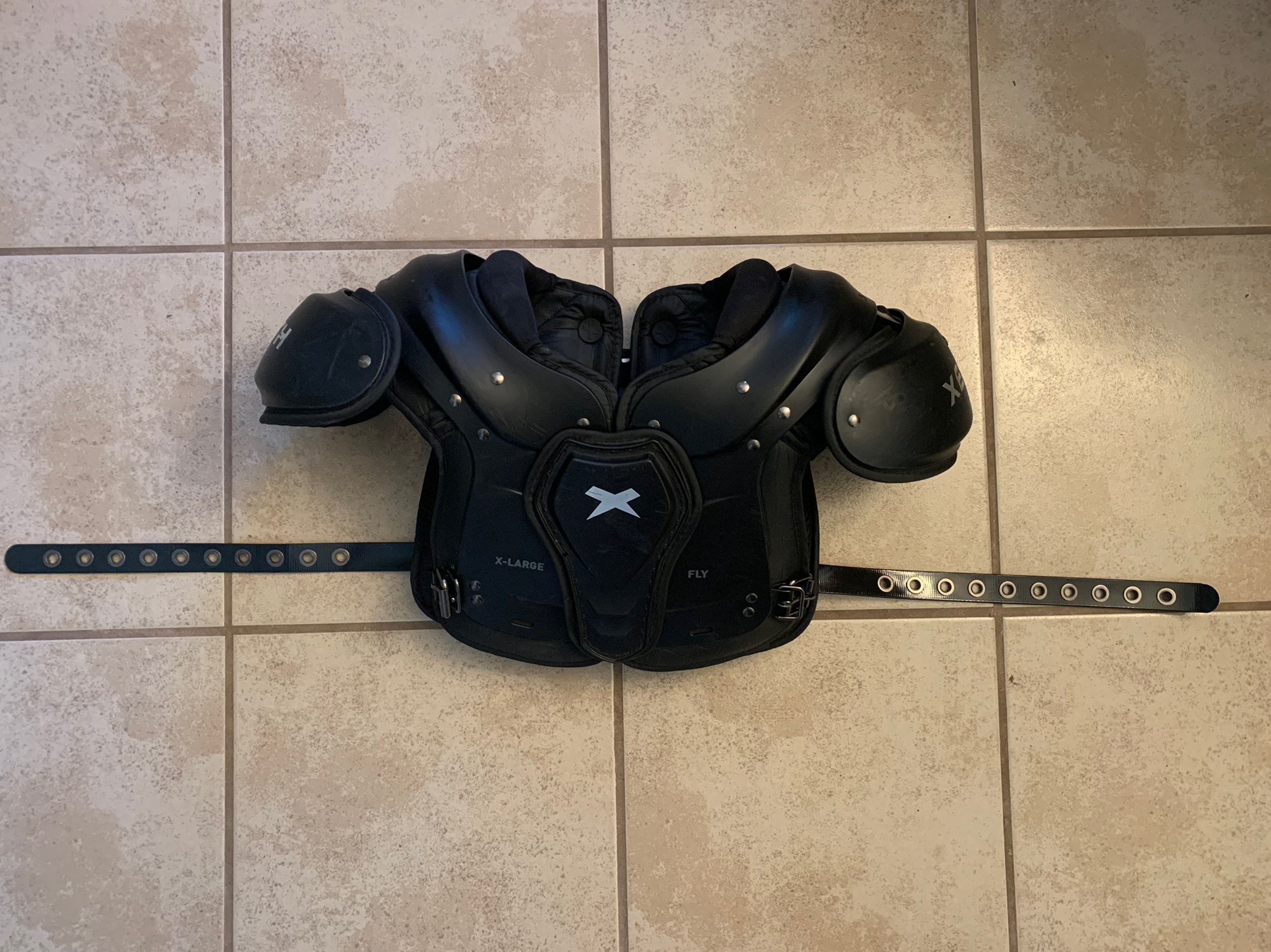 Youth Extra Large Xenith Fly Shoulder Pads SidelineSwap