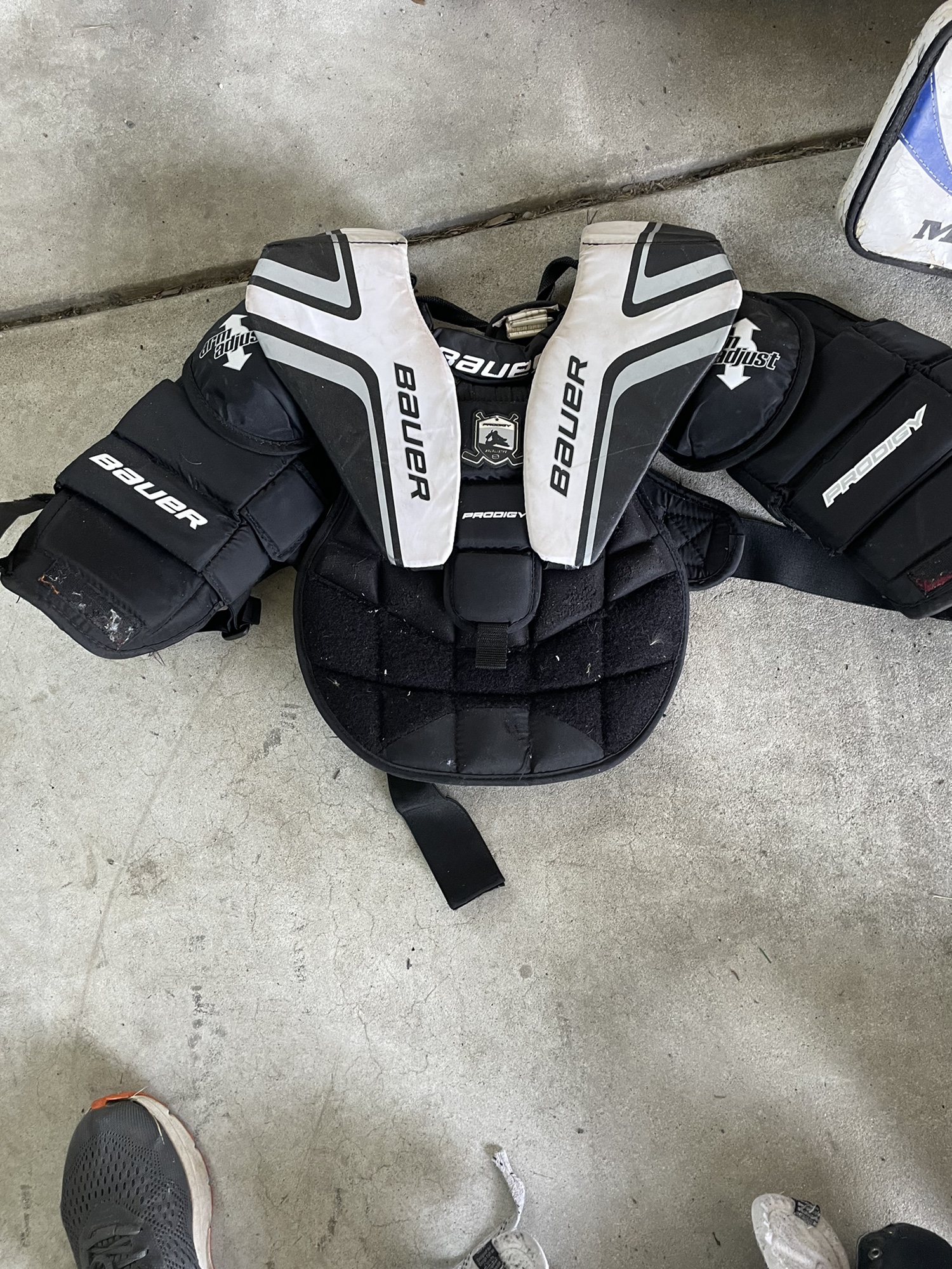 Used Small Bauer Prodigy Goalie Chest Protector SidelineSwap