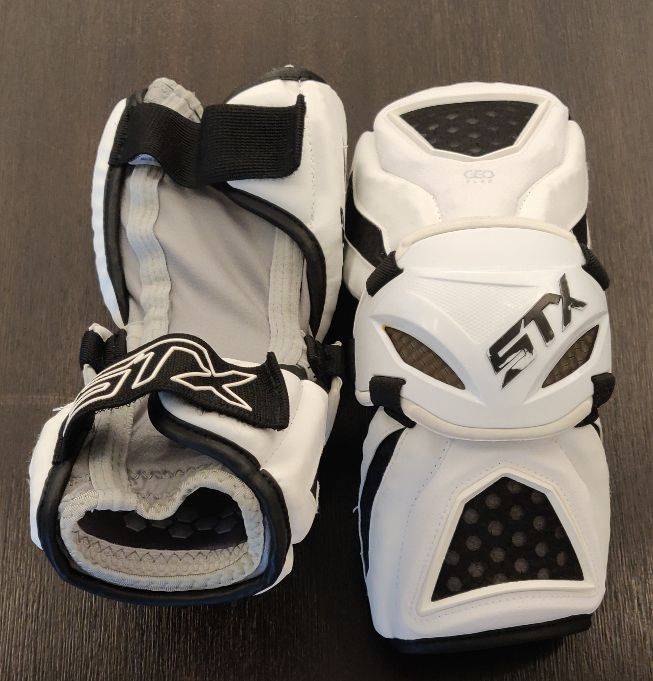 Used Medium/Large STX Cell III Arm Pads SidelineSwap