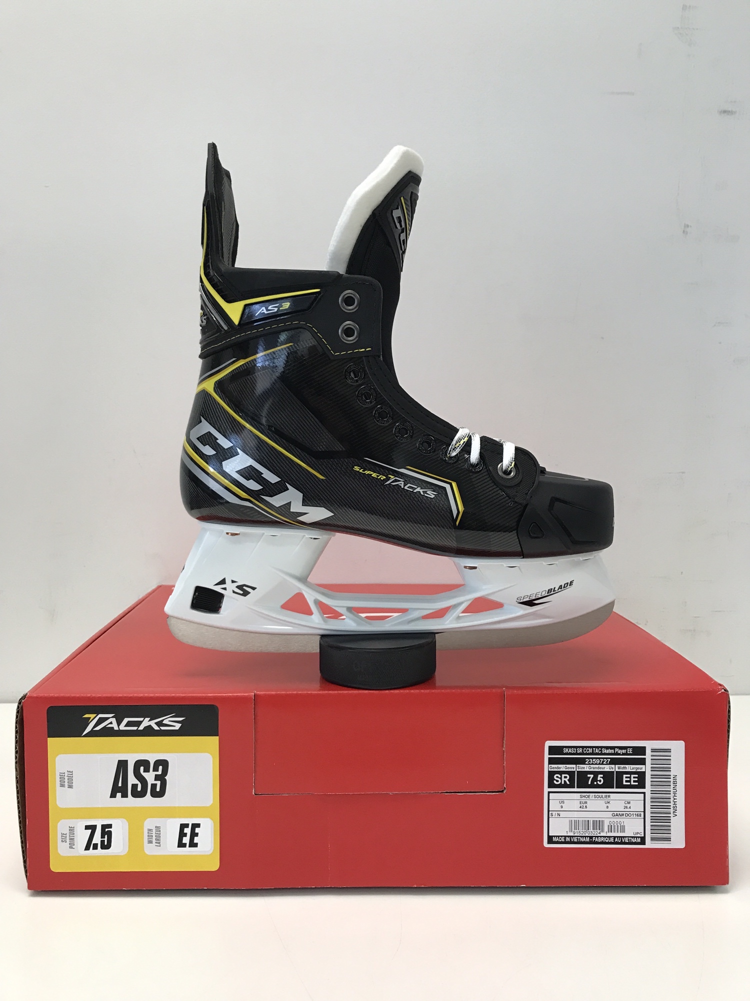 New!! CCM Super Tacks AS3 Hockey Skates Size 7.5 EE Width SidelineSwap