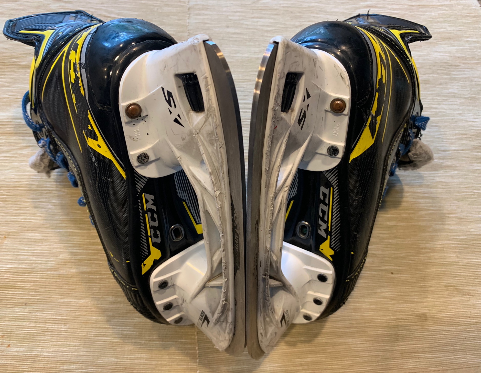 CCM Super Tacks 9380 Ice Hockey Skates Junior 2.0 SidelineSwap