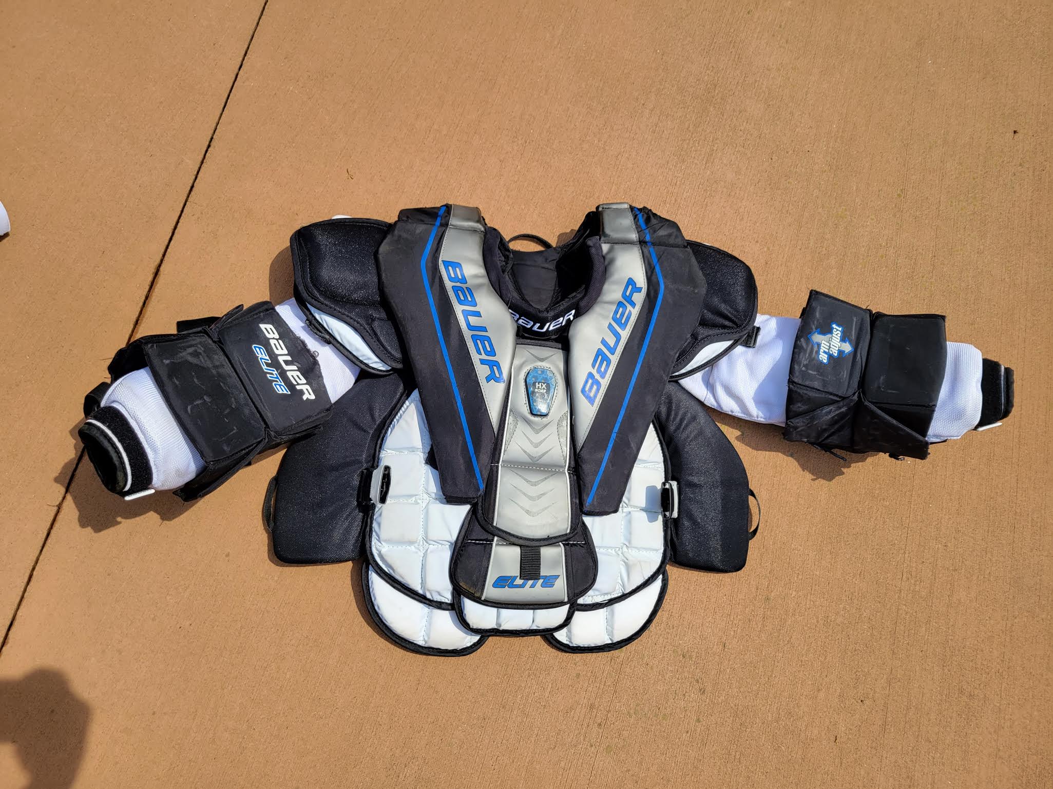 Used Intermediate Large Bauer Elite Goalie Chest Protector SidelineSwap