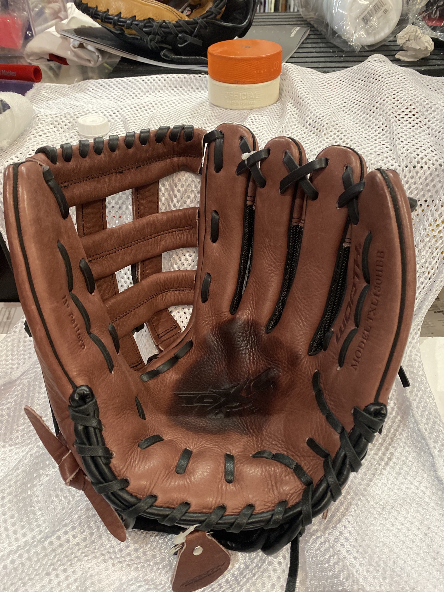 Worth,Outfield 13" TXL130HBB Baseball Glove SidelineSwap