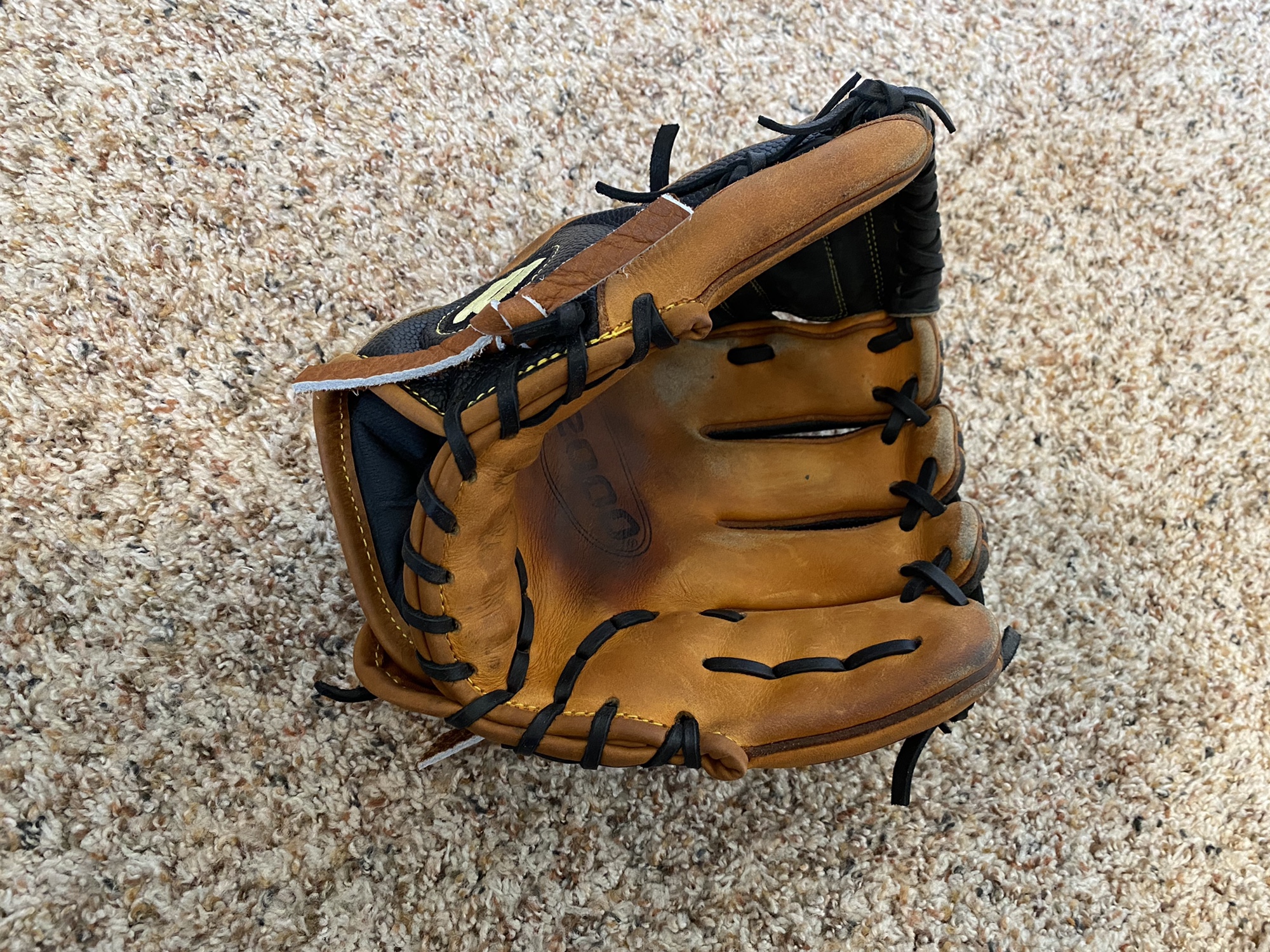 Wilson A2000 Model X2 Japan 11” Baseball Glove SidelineSwap