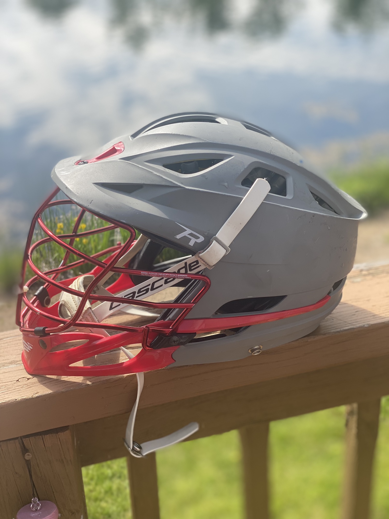 Player's Cascade R Helmet SidelineSwap