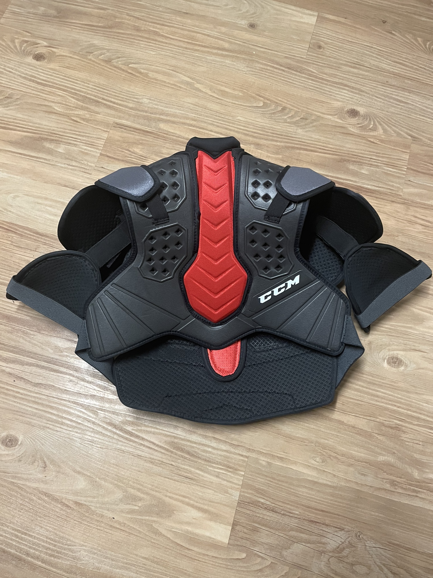 New Large CCM QuickLite 290 Shoulder Pads SidelineSwap