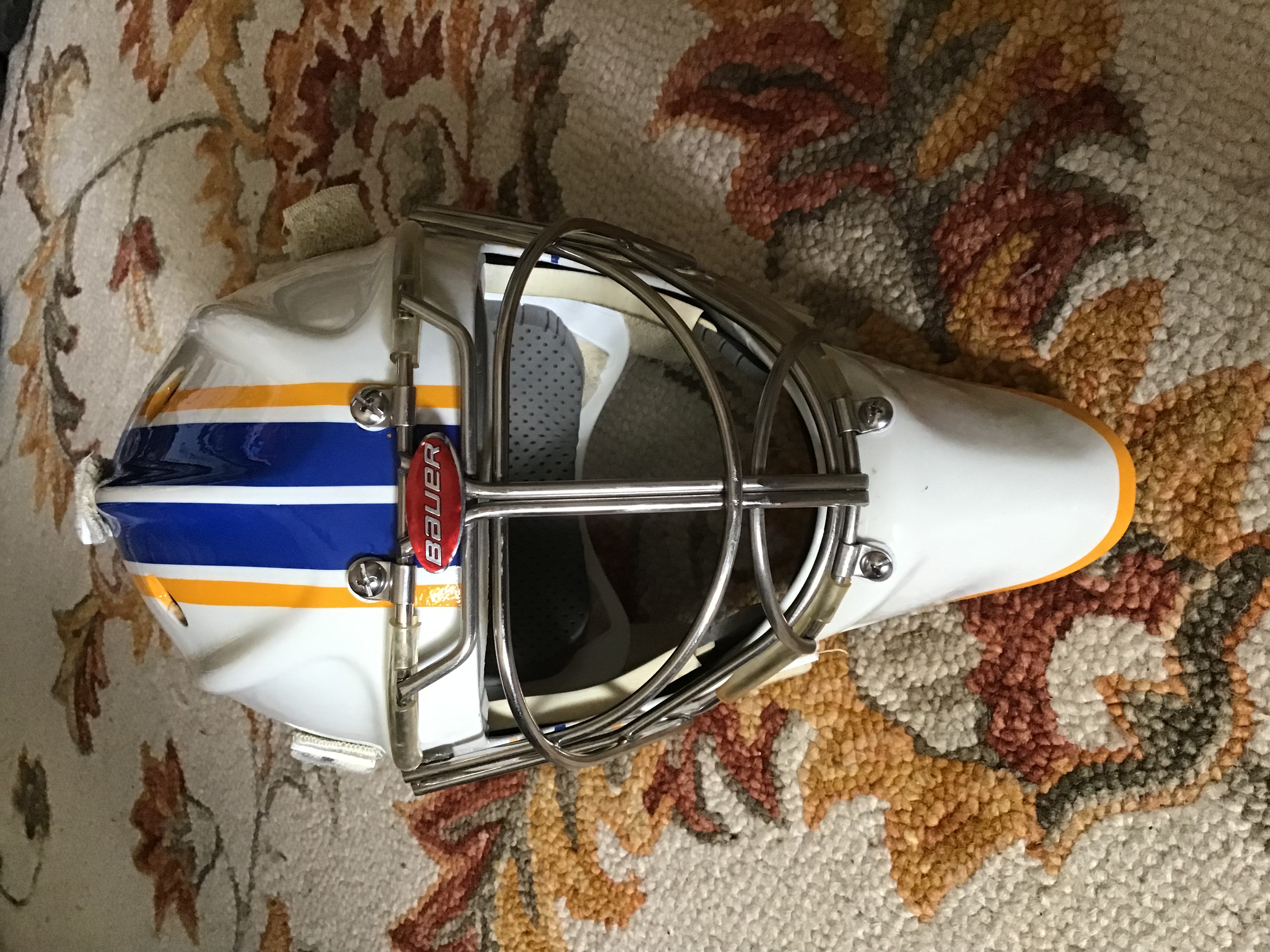 Senior Used Bauer Profile 950X Goalie Mask size Small/Medium plus additional white cat eye cage
