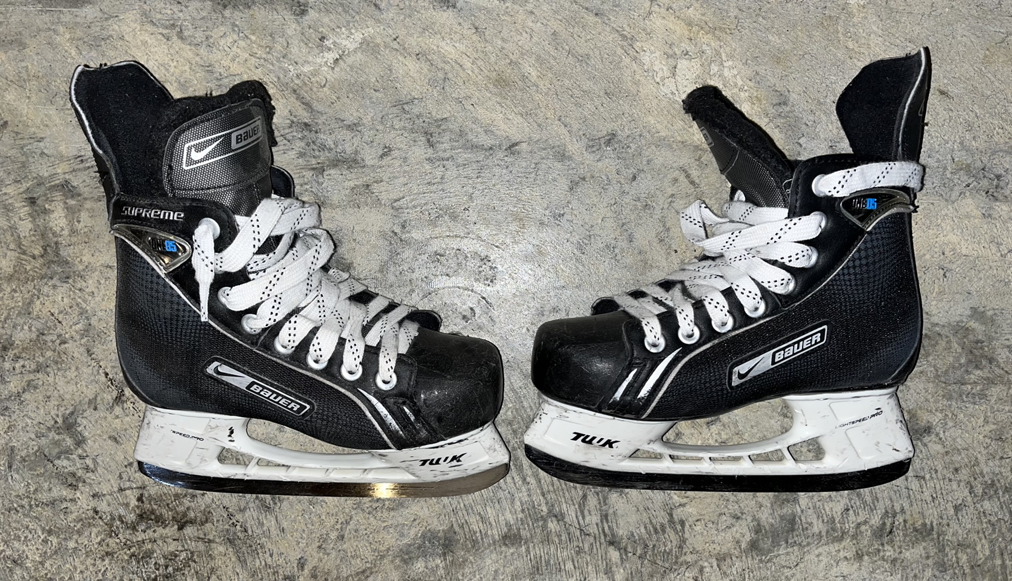 Supreme Nike Bauer ONE05 Hockey Skates SidelineSwap