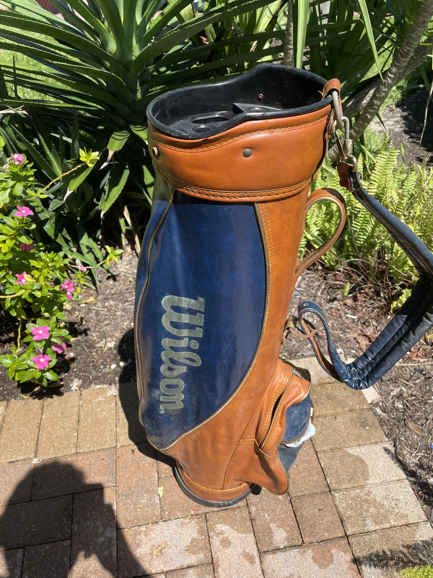 Wilson classic golf bag with club dividers SidelineSwap