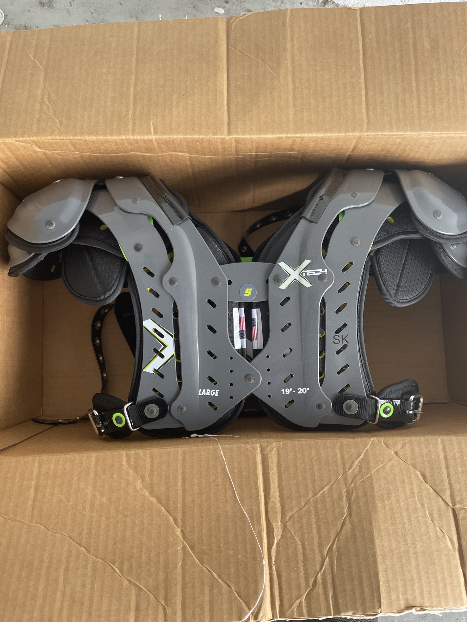 X-TECH Adult ショルダーパッド X-Small Demand the Best | XTECH Pads