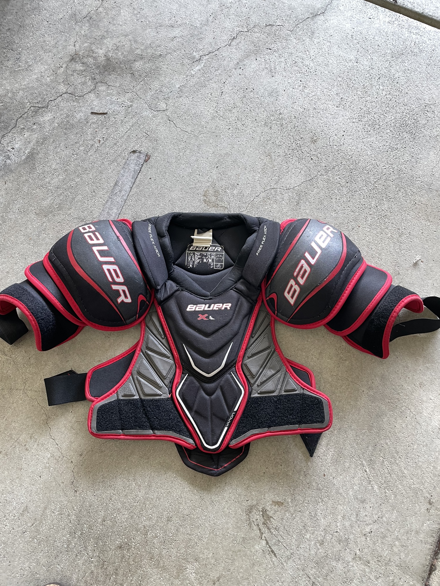 Senior Medium Bauer Vapor X100 Shoulder Pads SidelineSwap