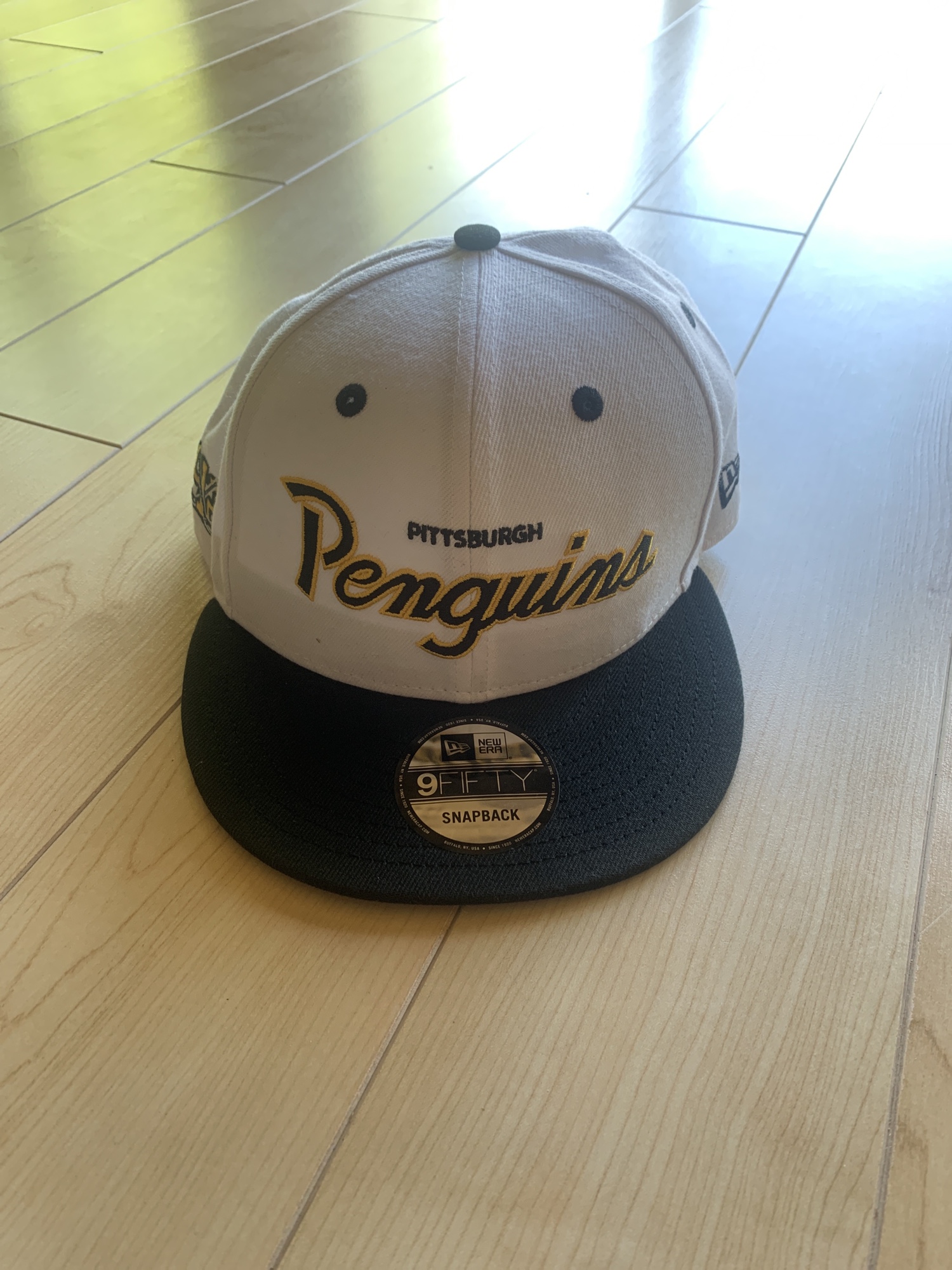 White New SnapBack New Era Hat SidelineSwap