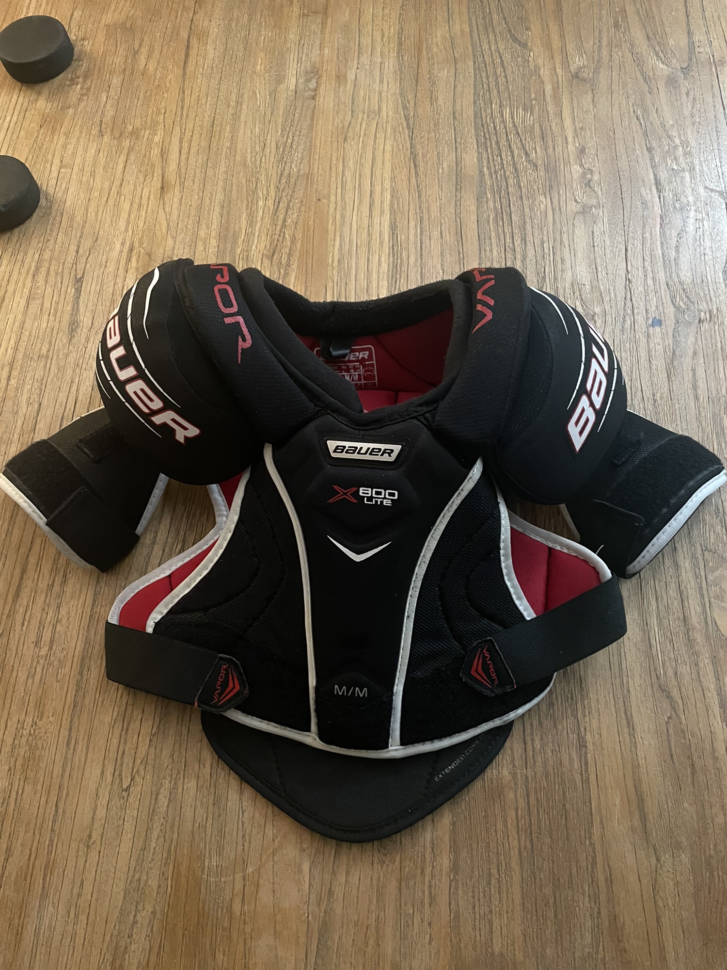 Junior Medium Bauer Vapor X800 Lite Shoulder Pads SidelineSwap