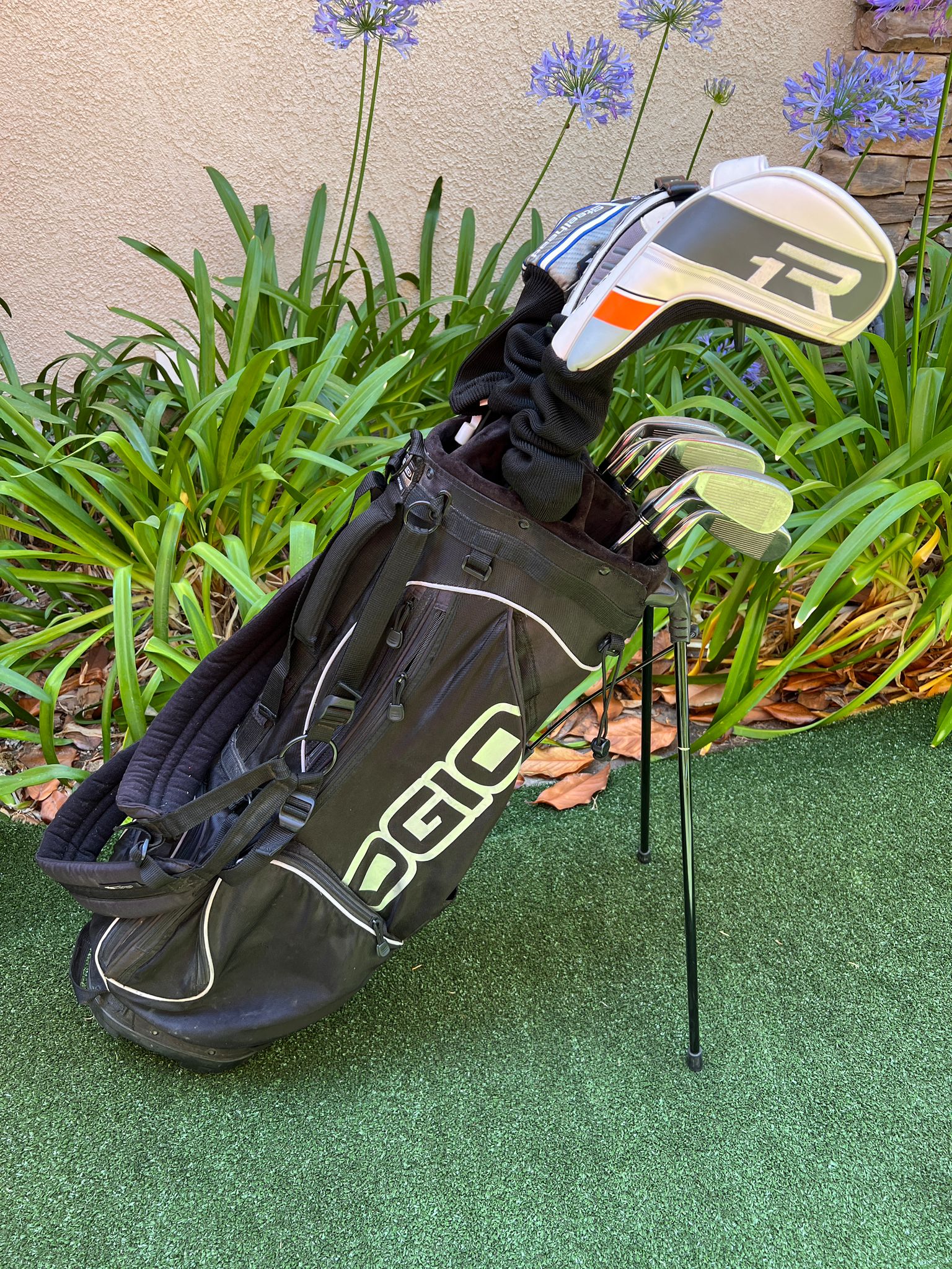 TaylorMade Complete Golf Set, Stiff, r7 XD Irons, Woods, Putter, Stand