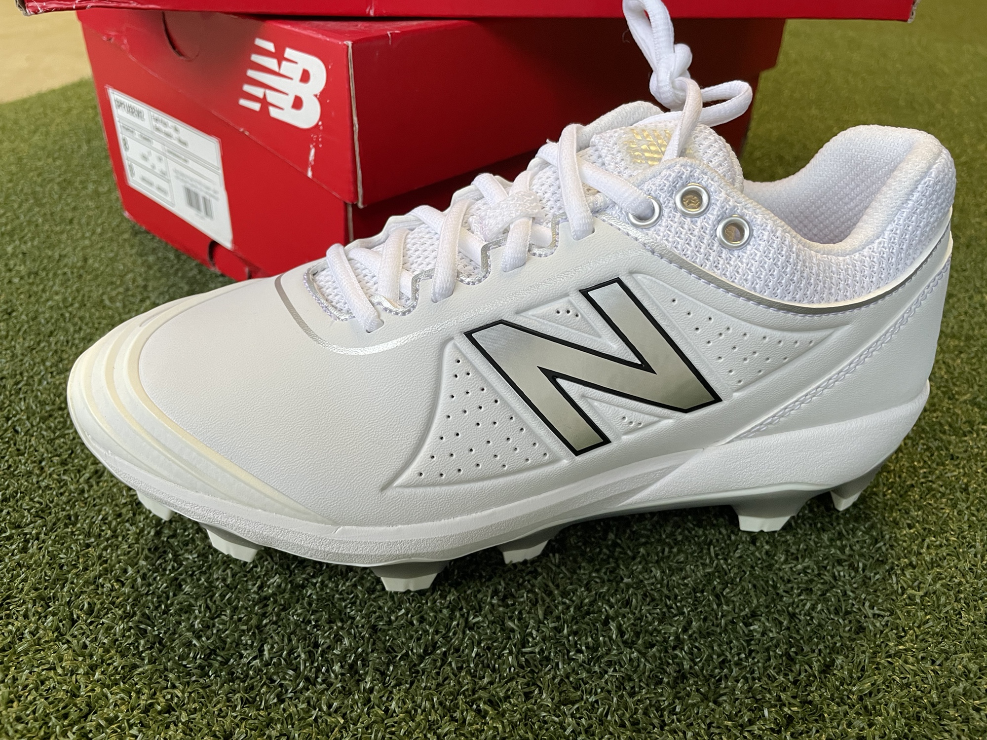 New Balance Fuse V2 softball cleats SPFUSEW2 SidelineSwap