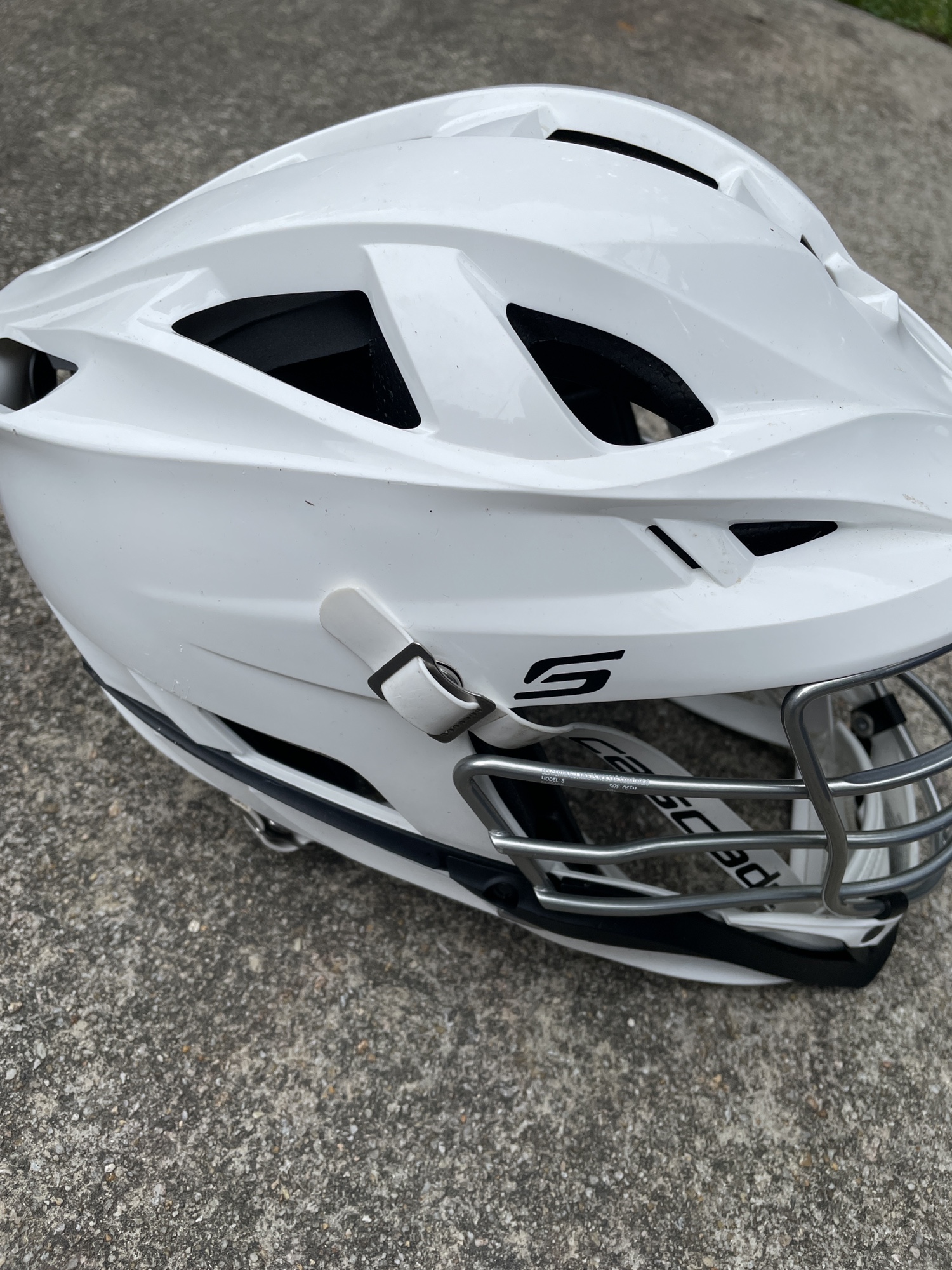 Used white cascade lacrosse helmet SidelineSwap
