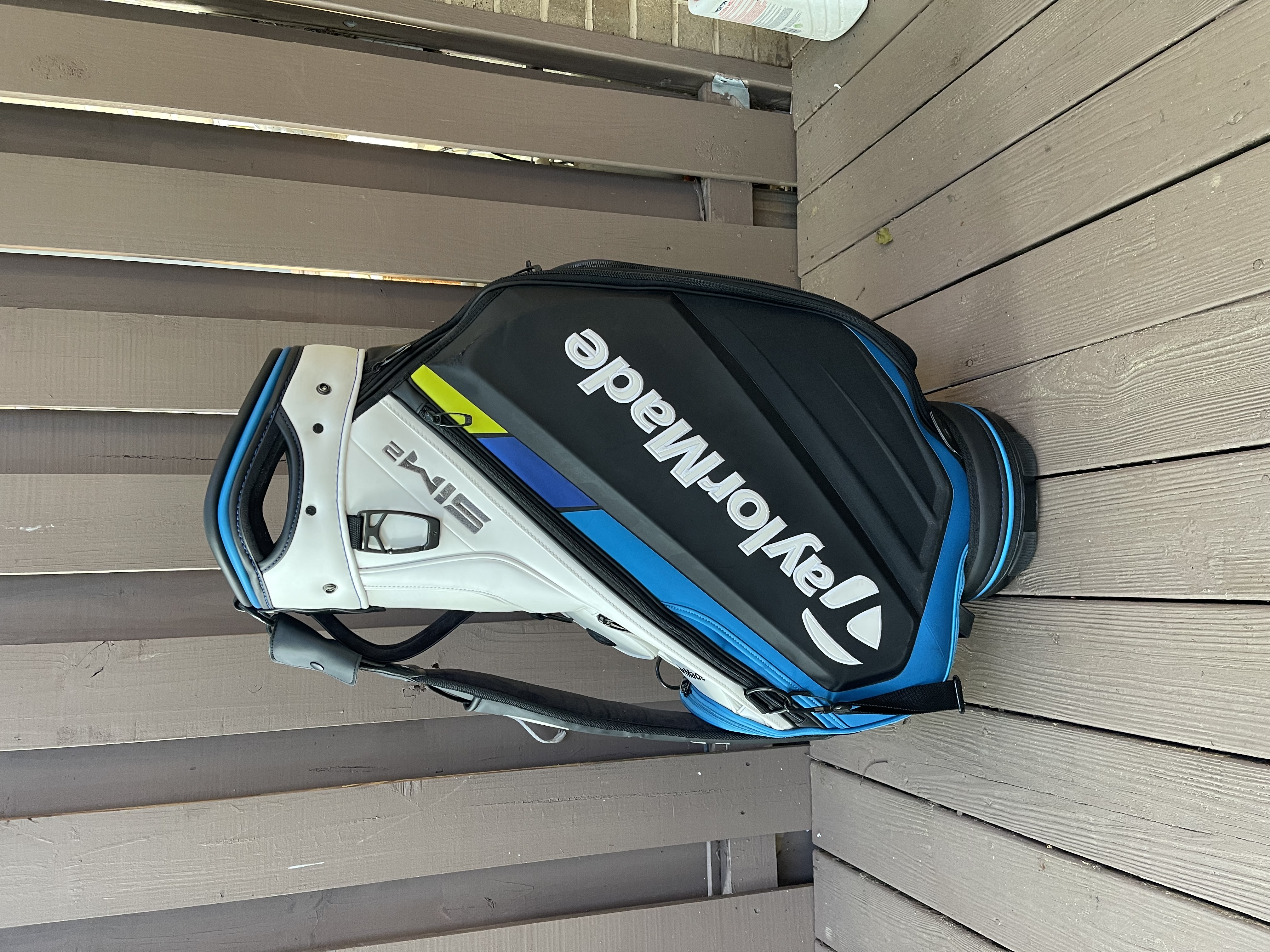 TaylorMade SIM2 Tour Staff Golf Bag | SidelineSwap | Buy and