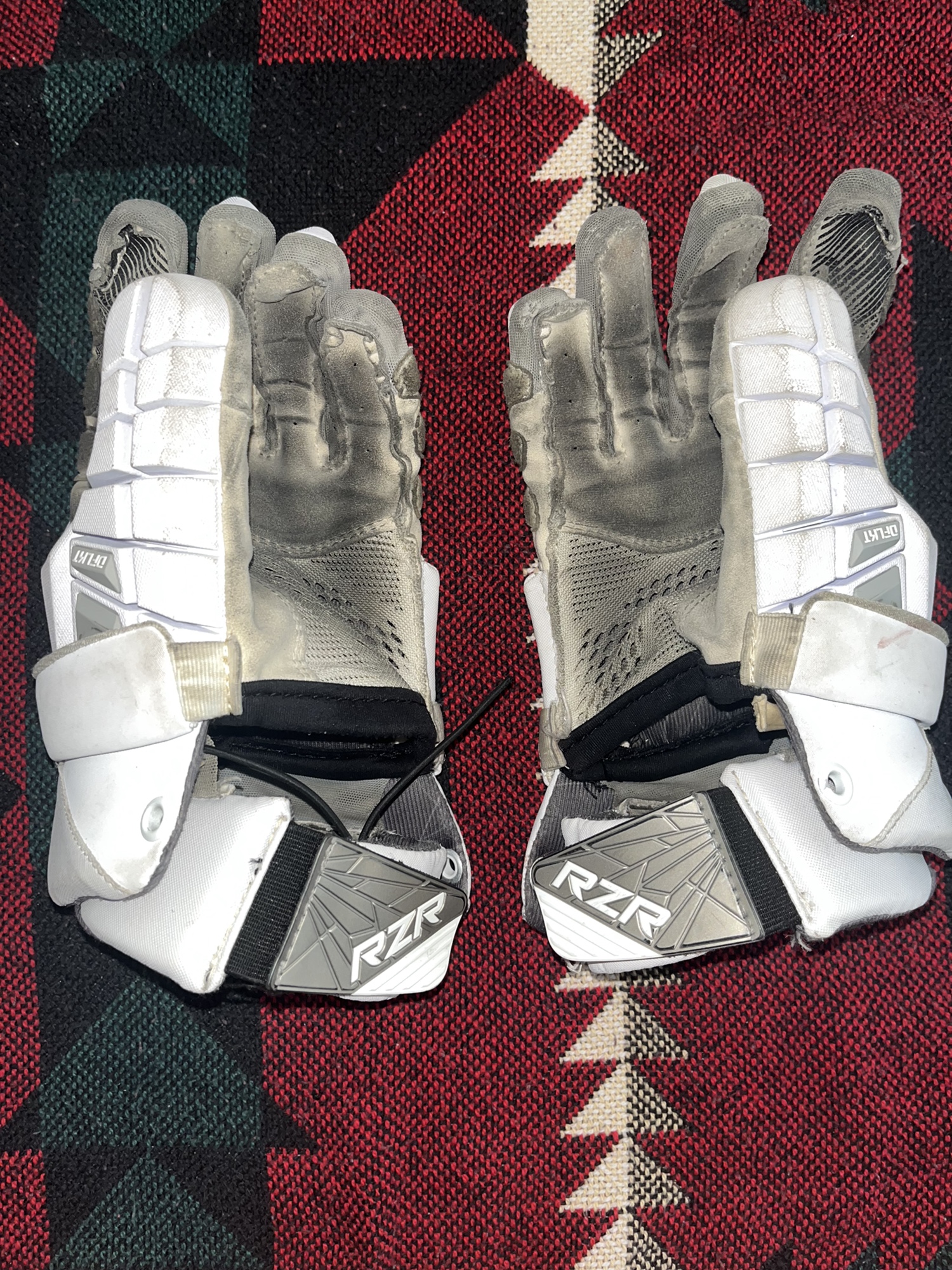 Used Player's STX 10" Surgeon RZR Lacrosse Gloves SidelineSwap