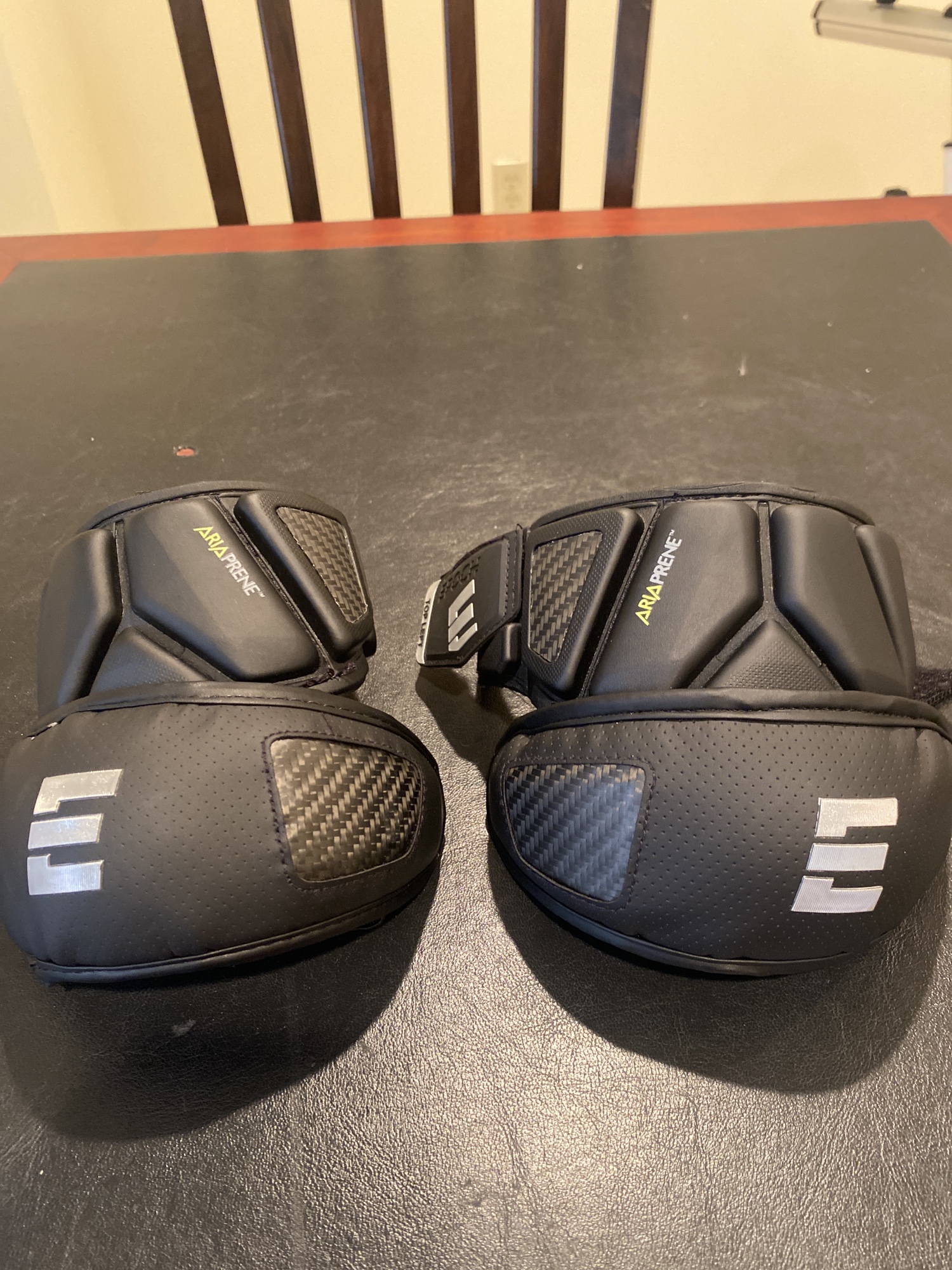 New Large Epoch Integra Elite Elbow Pads SidelineSwap