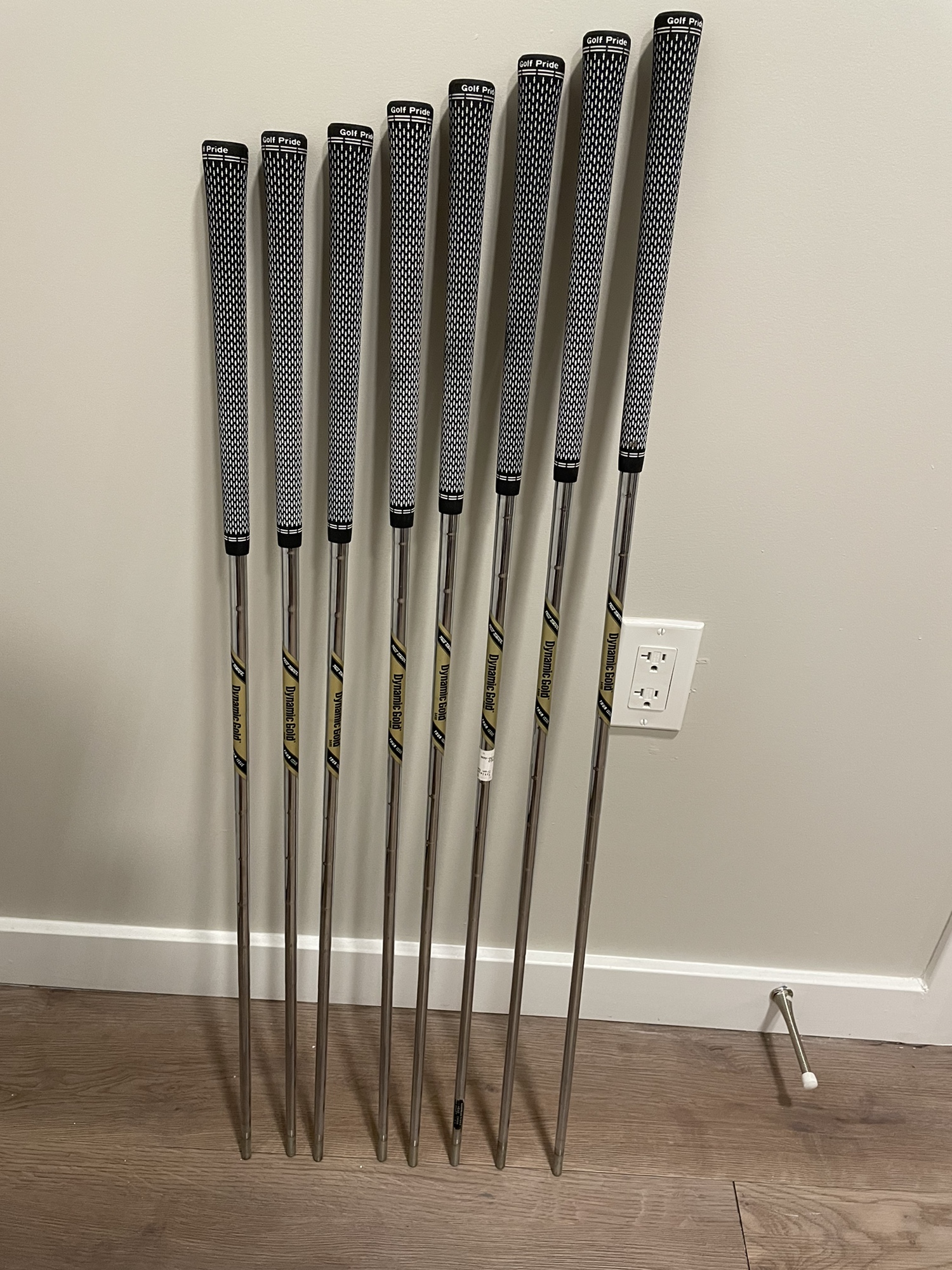 True Temper Dynamic Gold Tour Issue S400 Iron shafts SidelineSwap