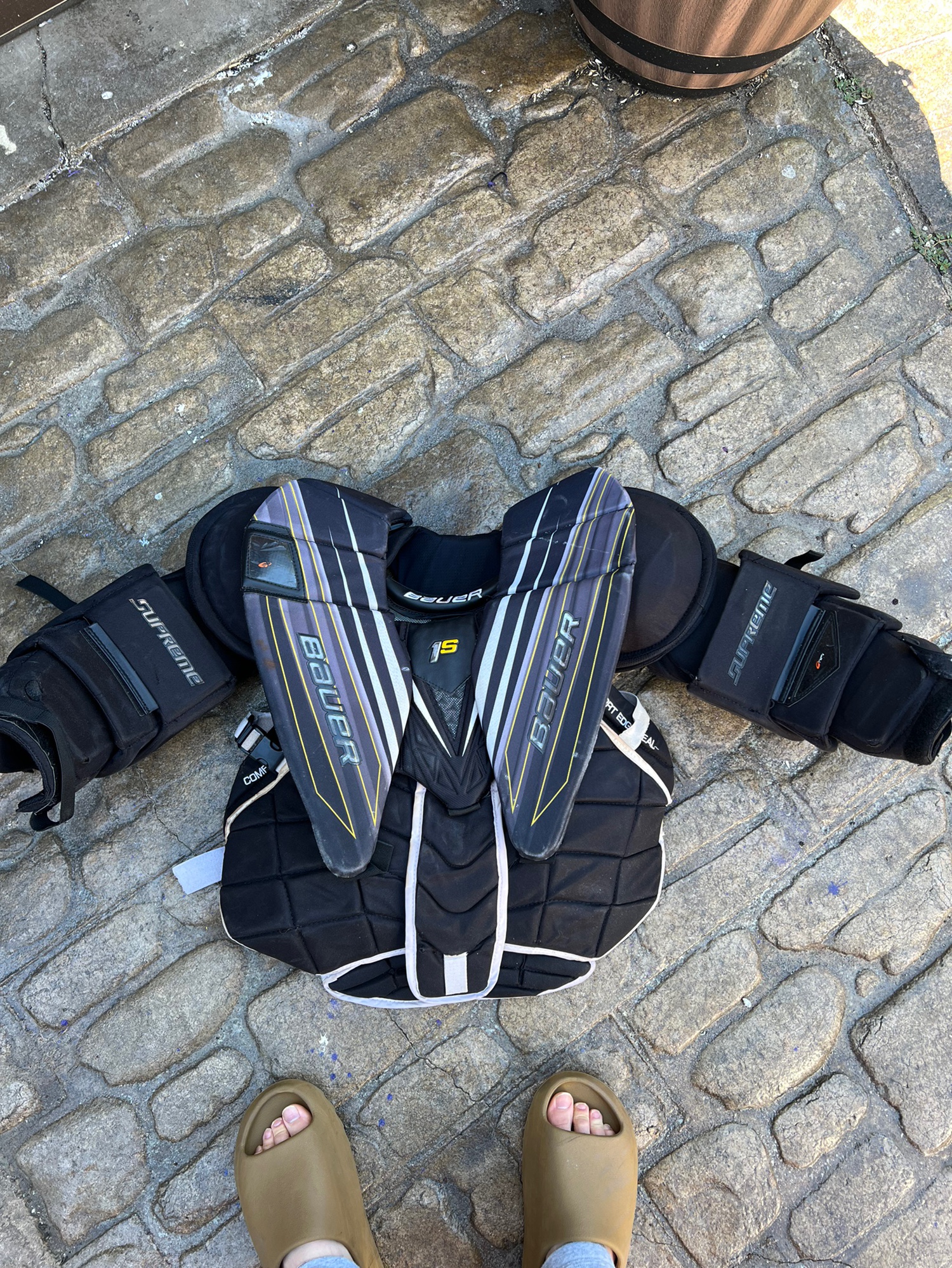 Used Medium Bauer Pro Stock Supreme 1S Goalie Chest Protector