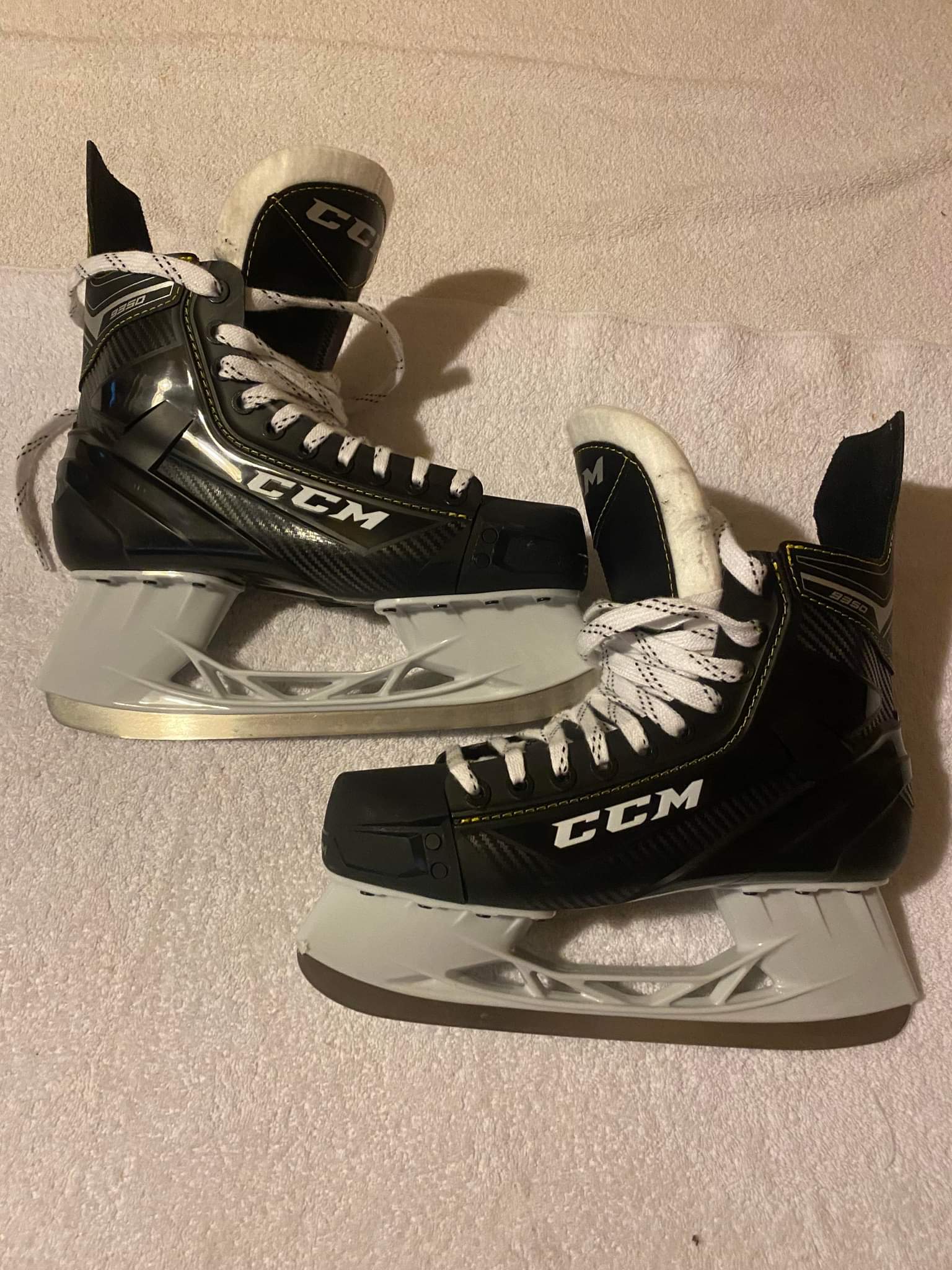 CCM Hockey Tacks 9350 Ice Hockey Skates, Size Senior 8 D Width