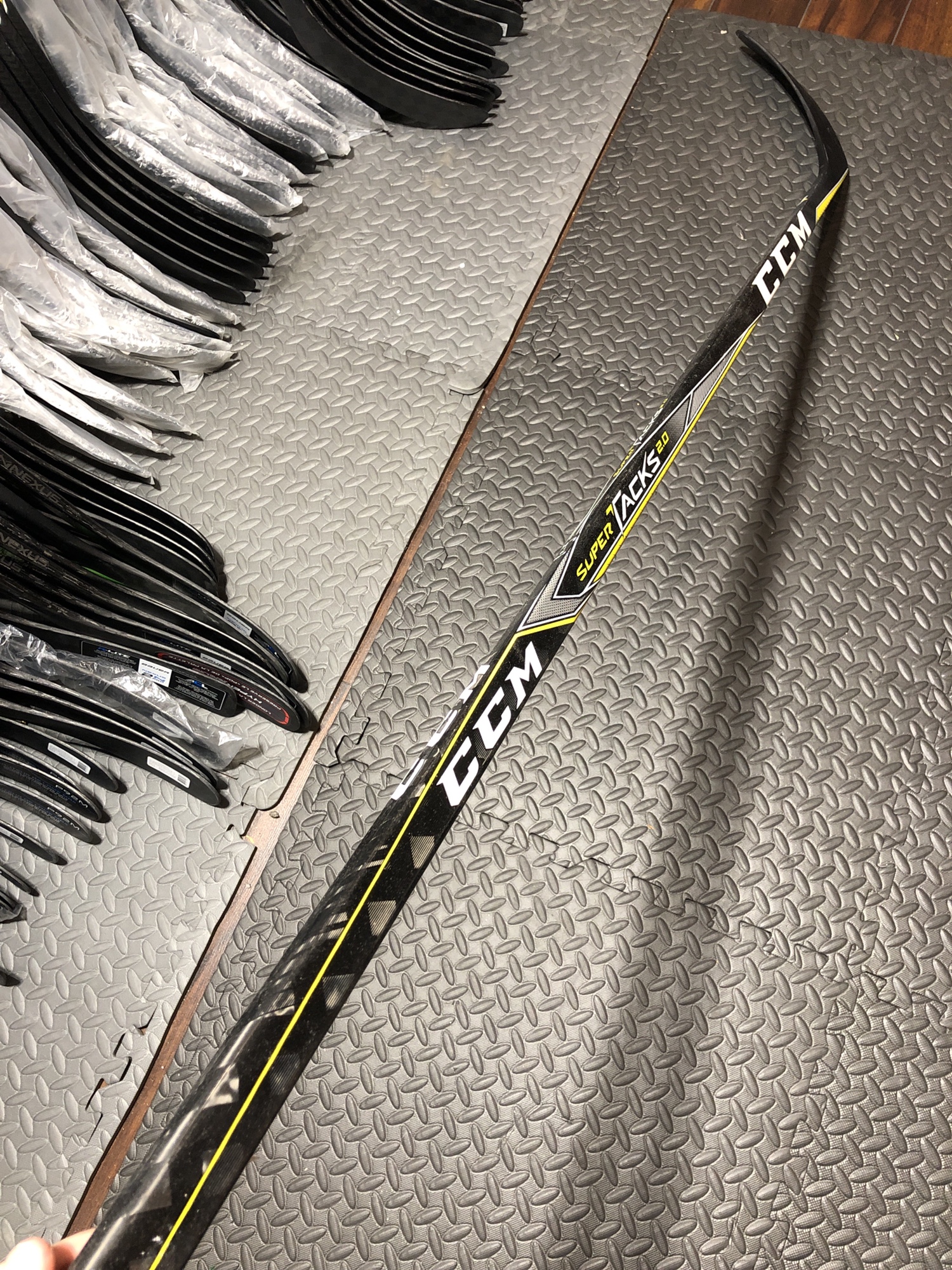 New RH Ccm Super Tacks 2.0 P90 75 Flex SidelineSwap