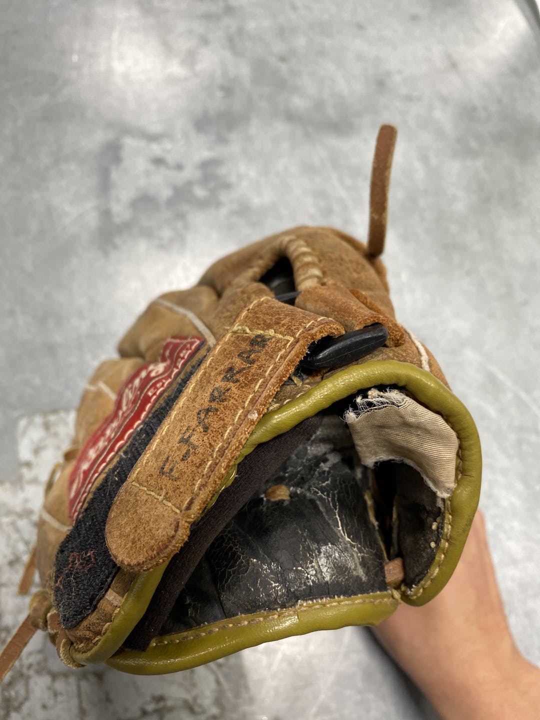 Used Rawlings Gold Glove 11" Fielders Gloves SidelineSwap