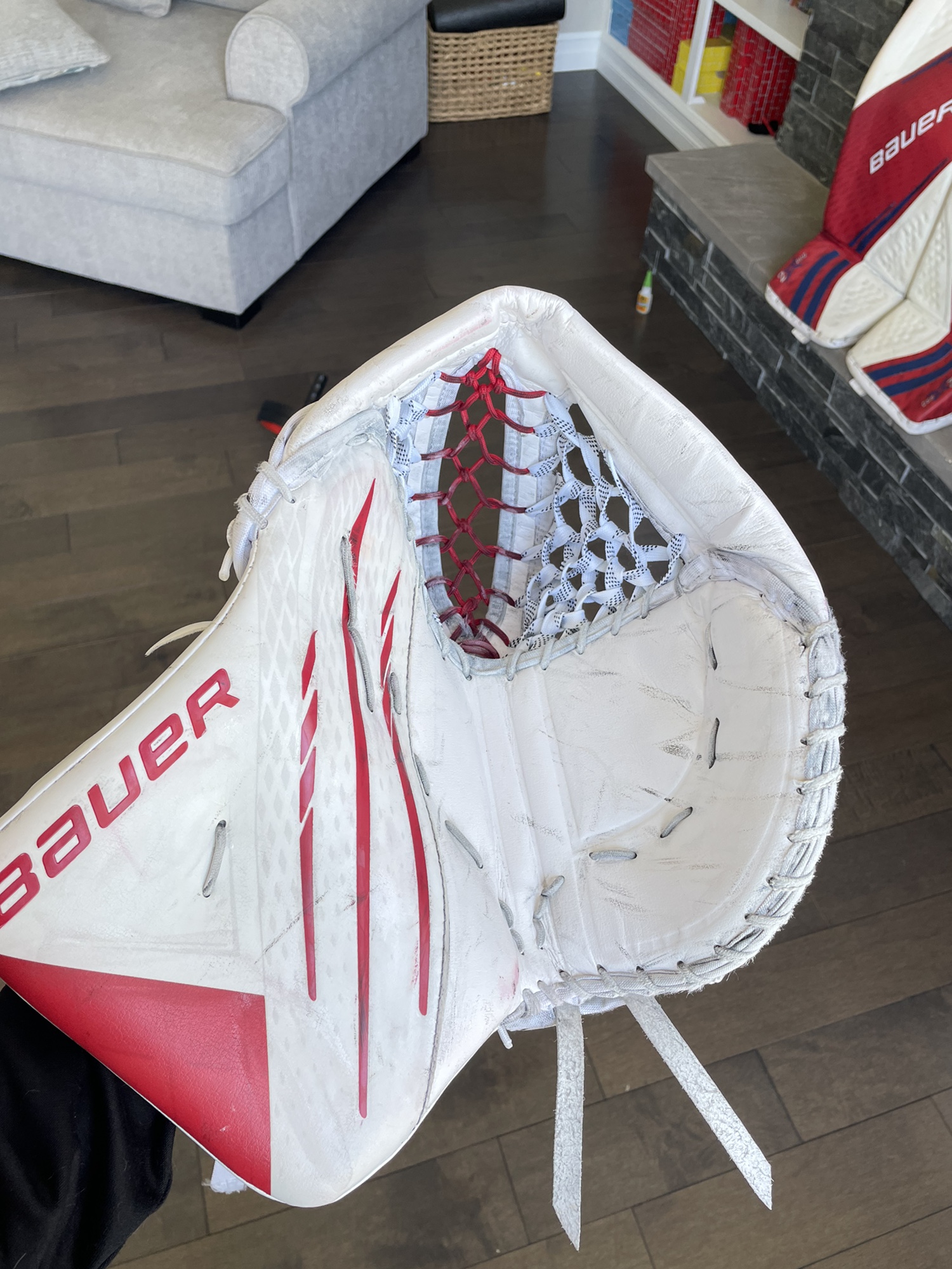 Bauer Vapor Hyperlite Pro Goalie Glove SidelineSwap