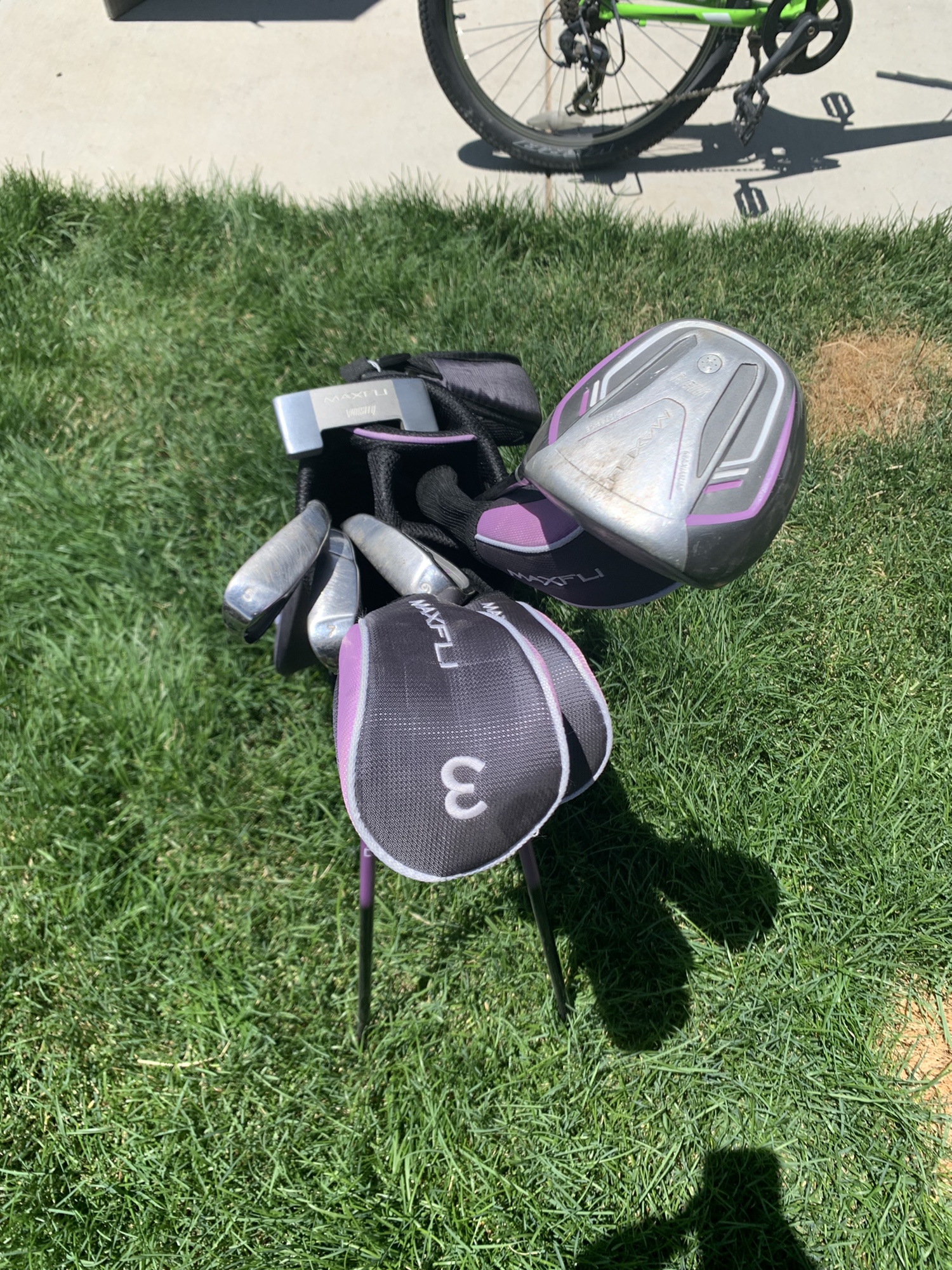 Maxfli Varsity Teen Golf Set With Stand Bag SidelineSwap